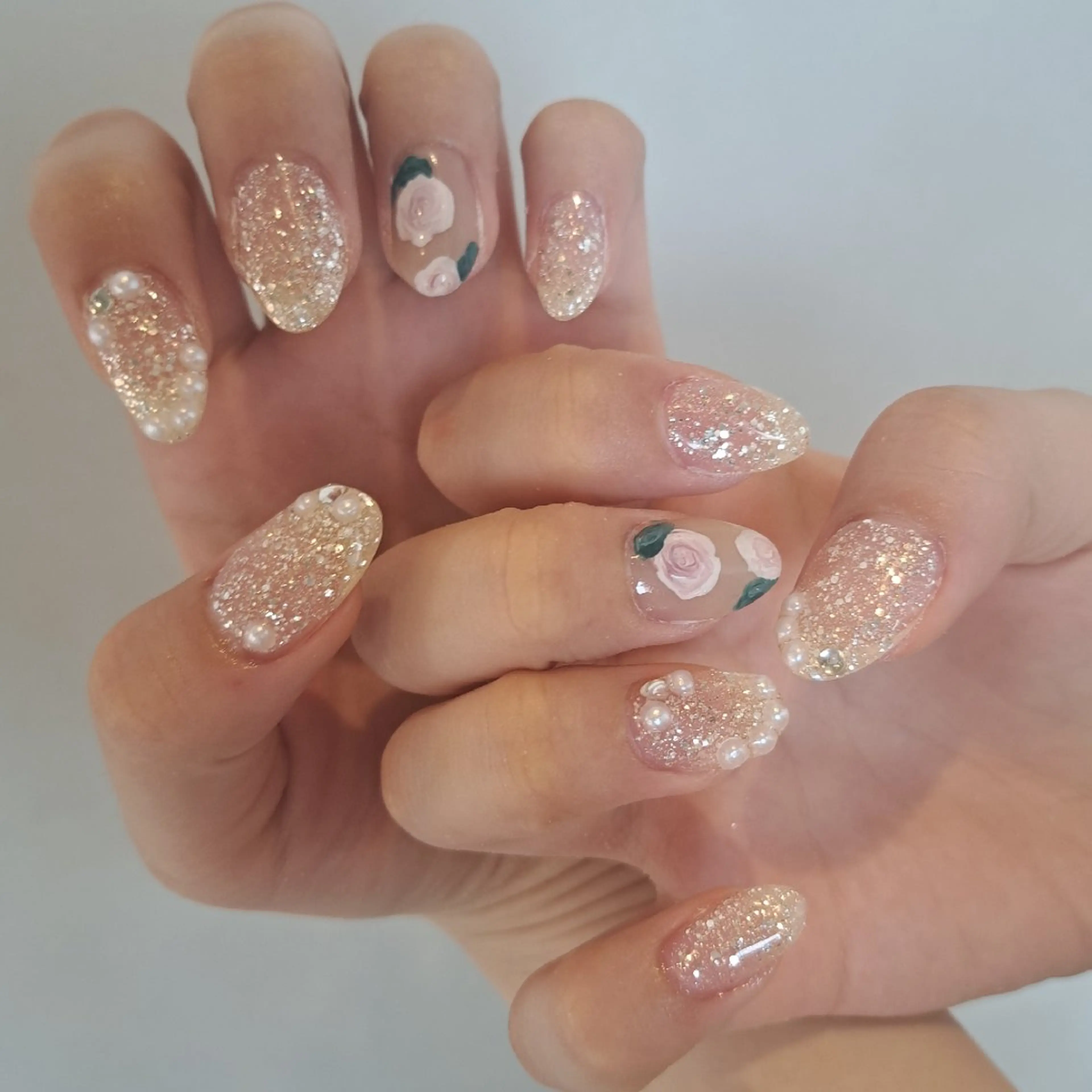 ネイル アートネイル ジェルネイル ガーリー キラキラネイル 持ち込み Nail mood デザイン持ち込みokのネイルデザイン