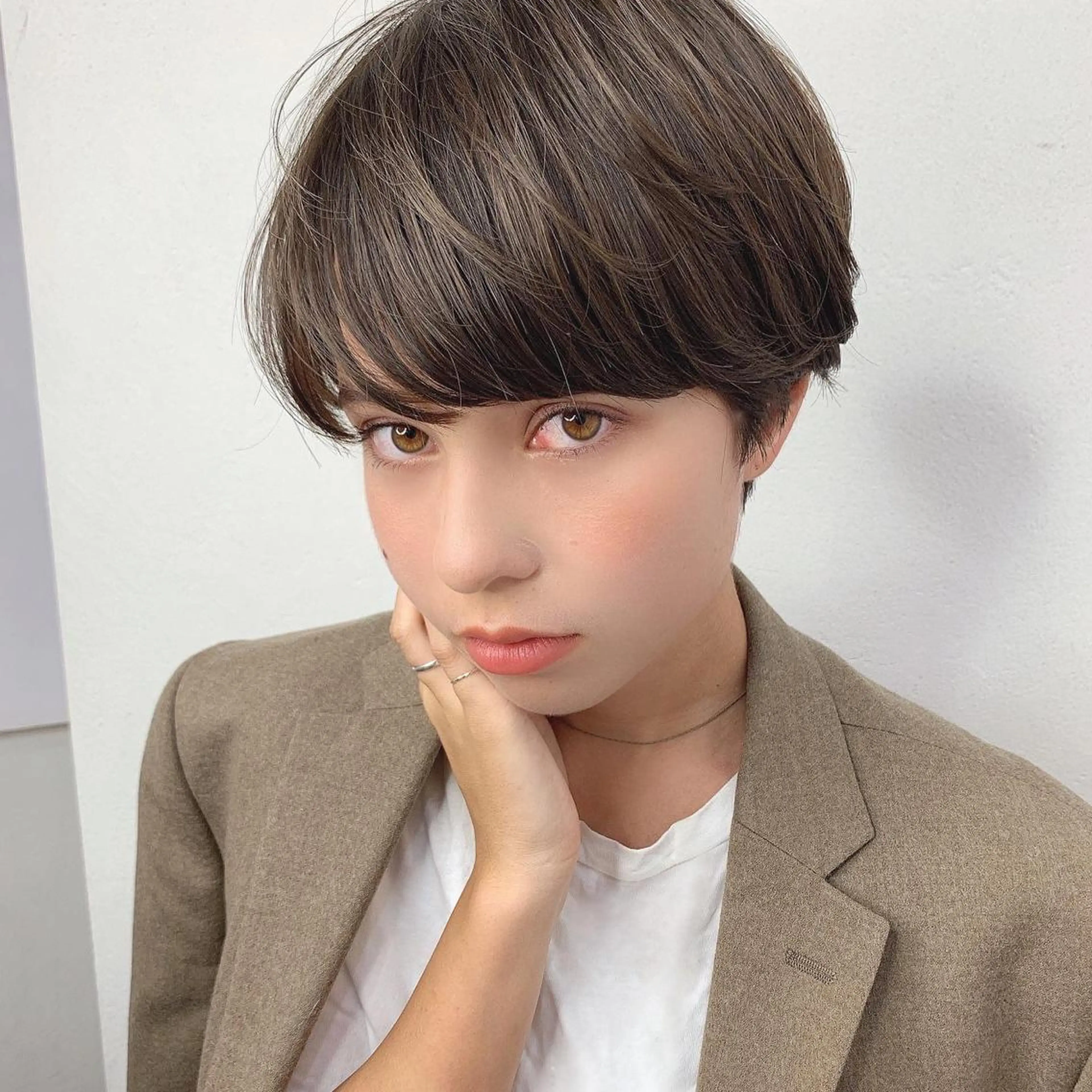 ショート レイヤーカット ✨️進藤ひかりのヘアスタイル