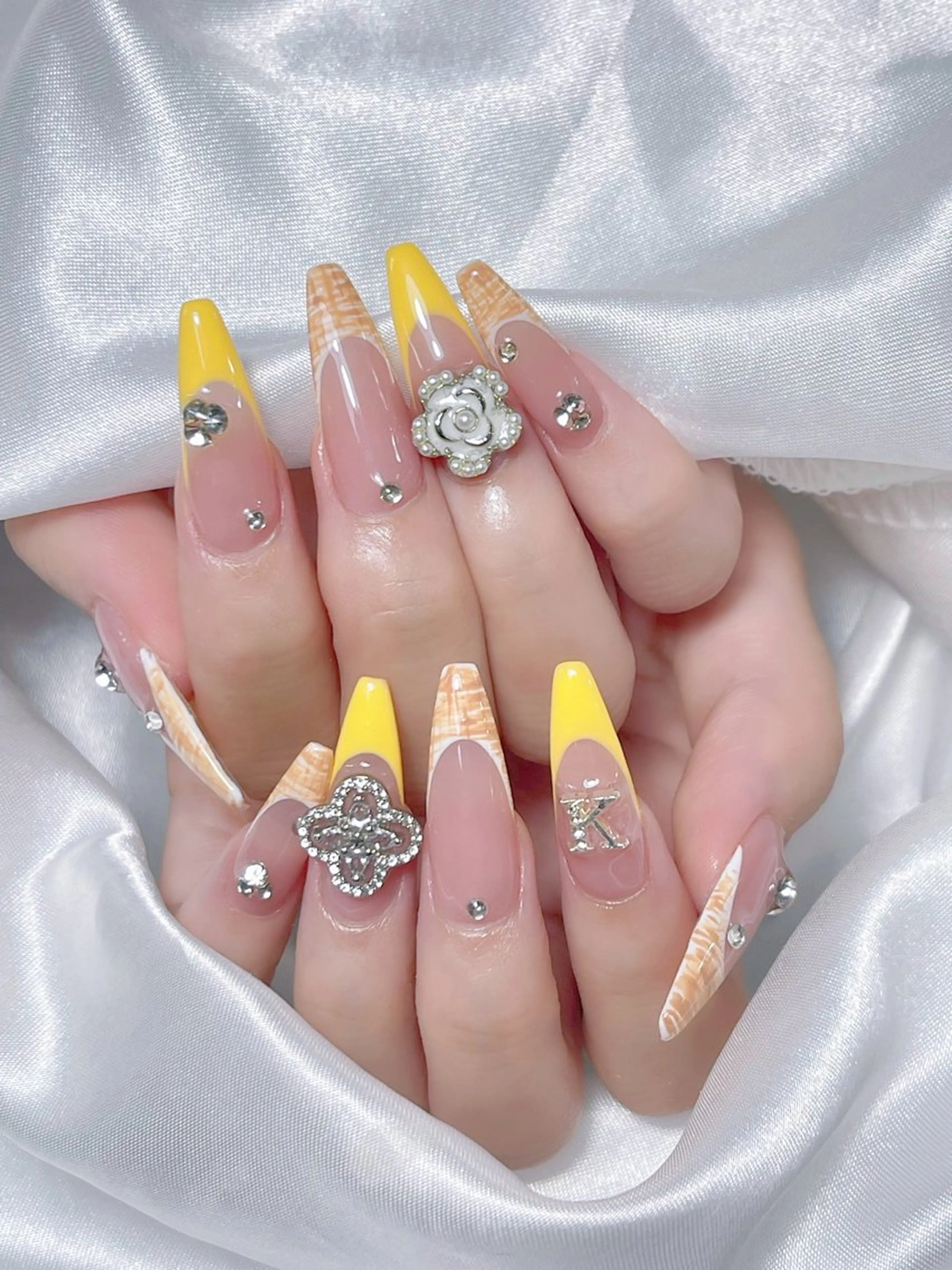 ネイル LEELA NAIL STUDIOのネイルデザイン