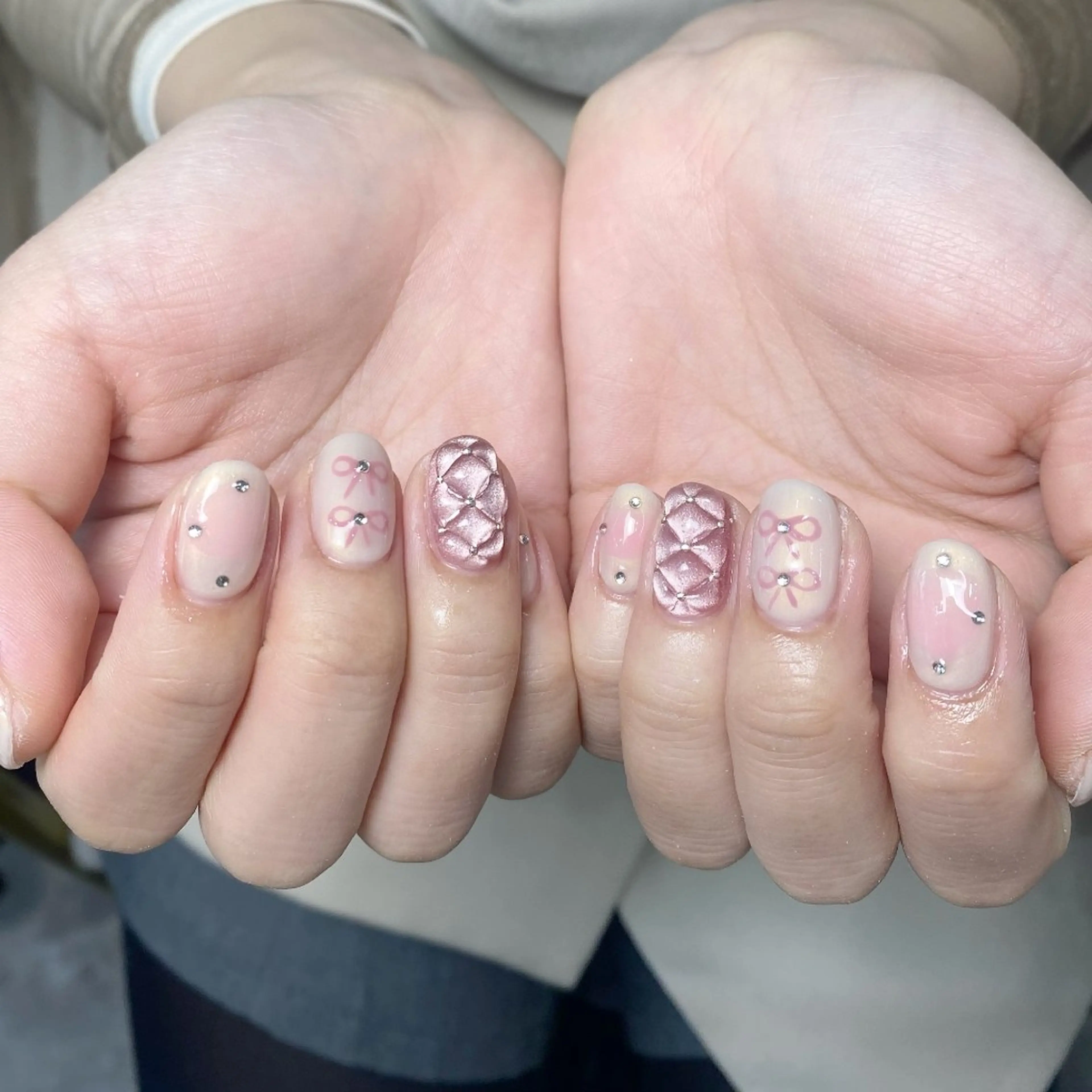 ネイル チークネイル フレンチネイル ジェルネイル ガラスフレンチ キラキラネイル ハンドネイル UM Nail Salonのネイルデザイン