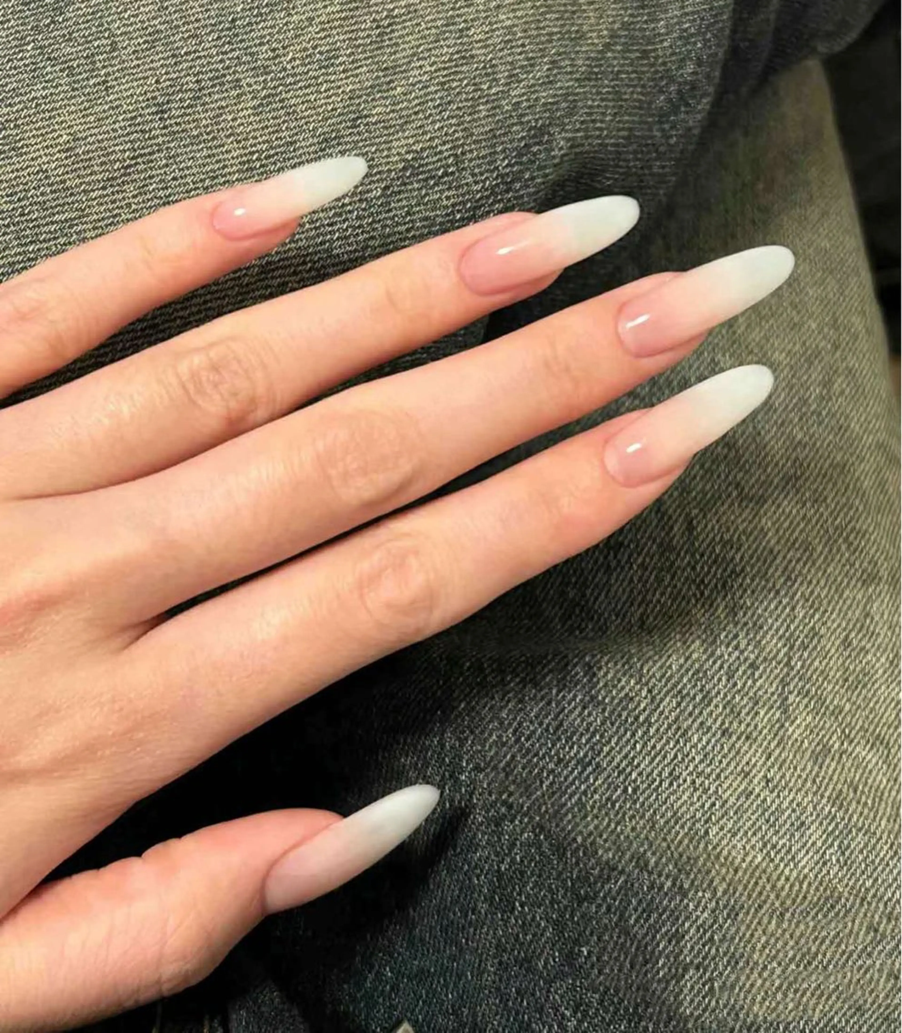 ネイル オーロラネイル フラワーネイル フットネイル フレンチネイル ジェルネイル ハンドネイル 相沢 さやかのネイルデザイン