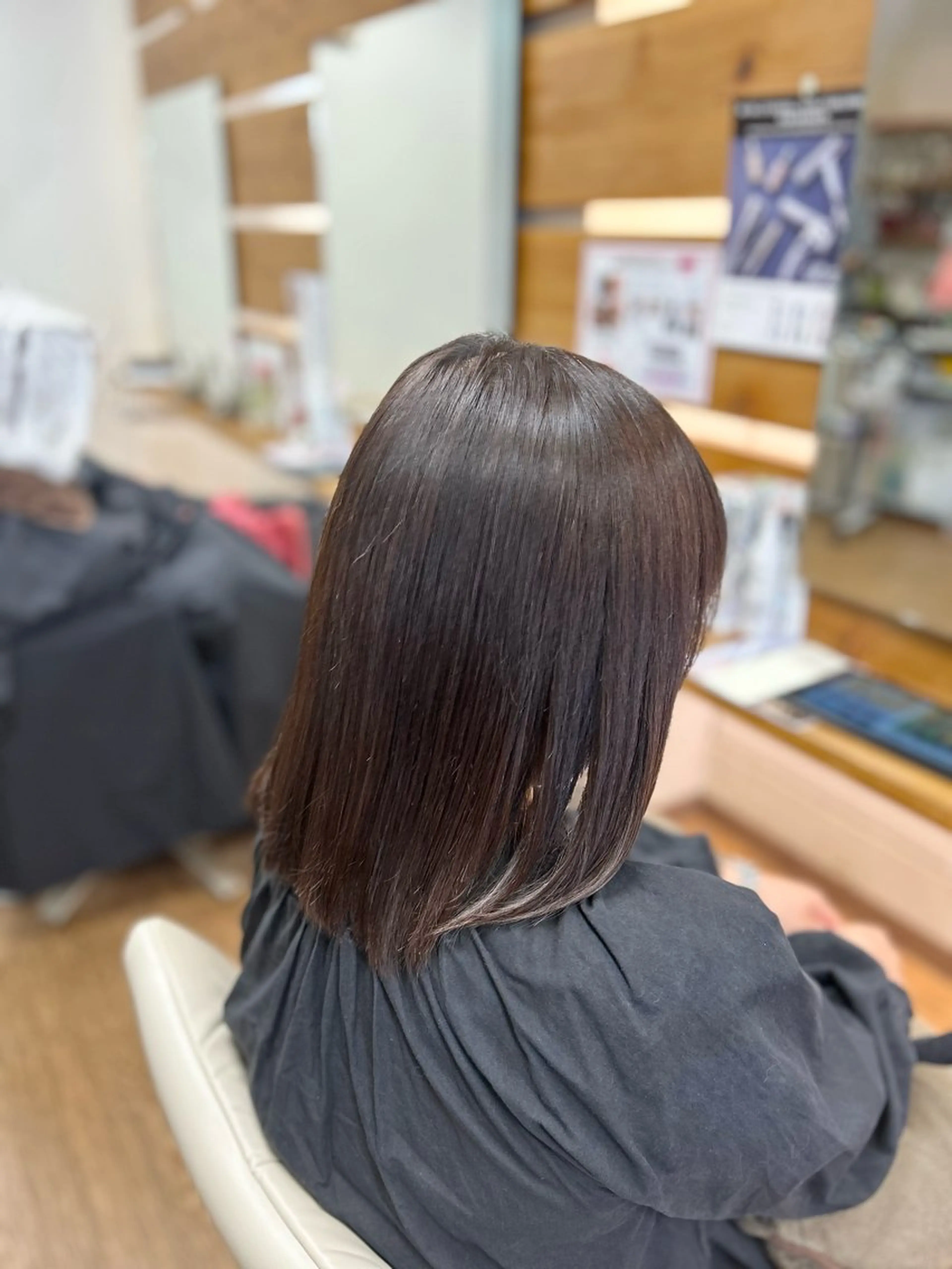 セミロング 神谷 千明のヘアスタイル