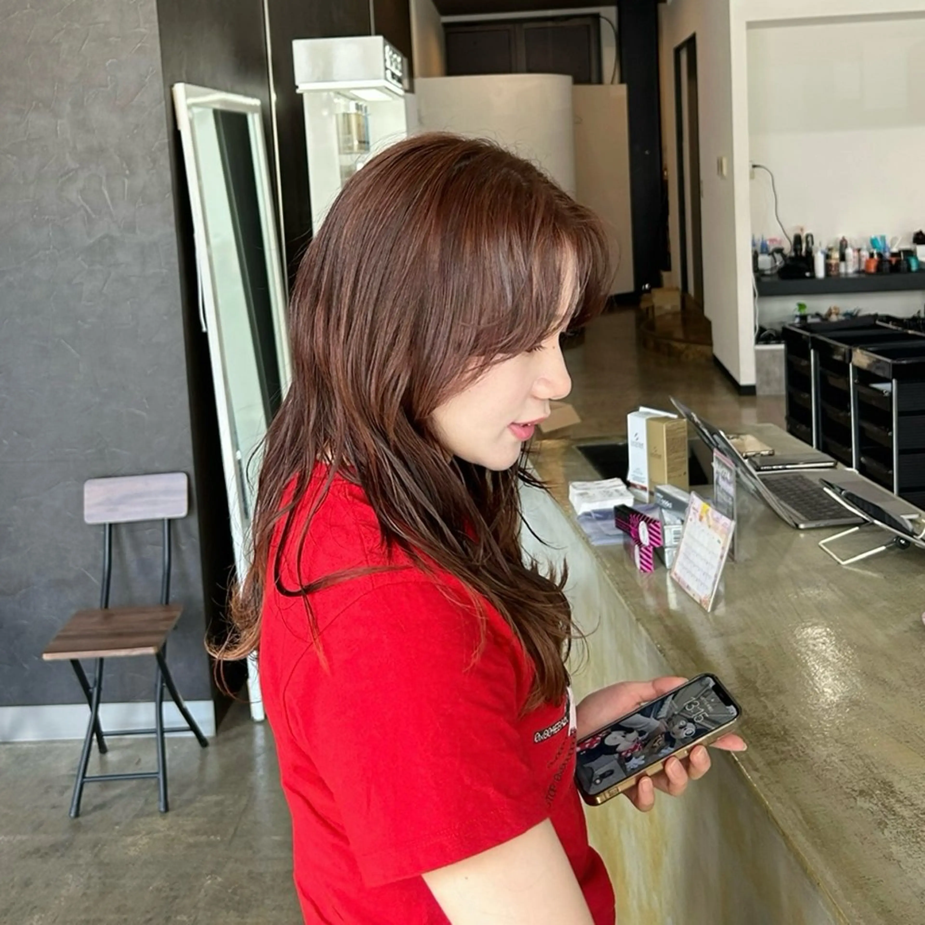 ロング カラー みゆ〈774〉 レディース限定のヘアスタイル