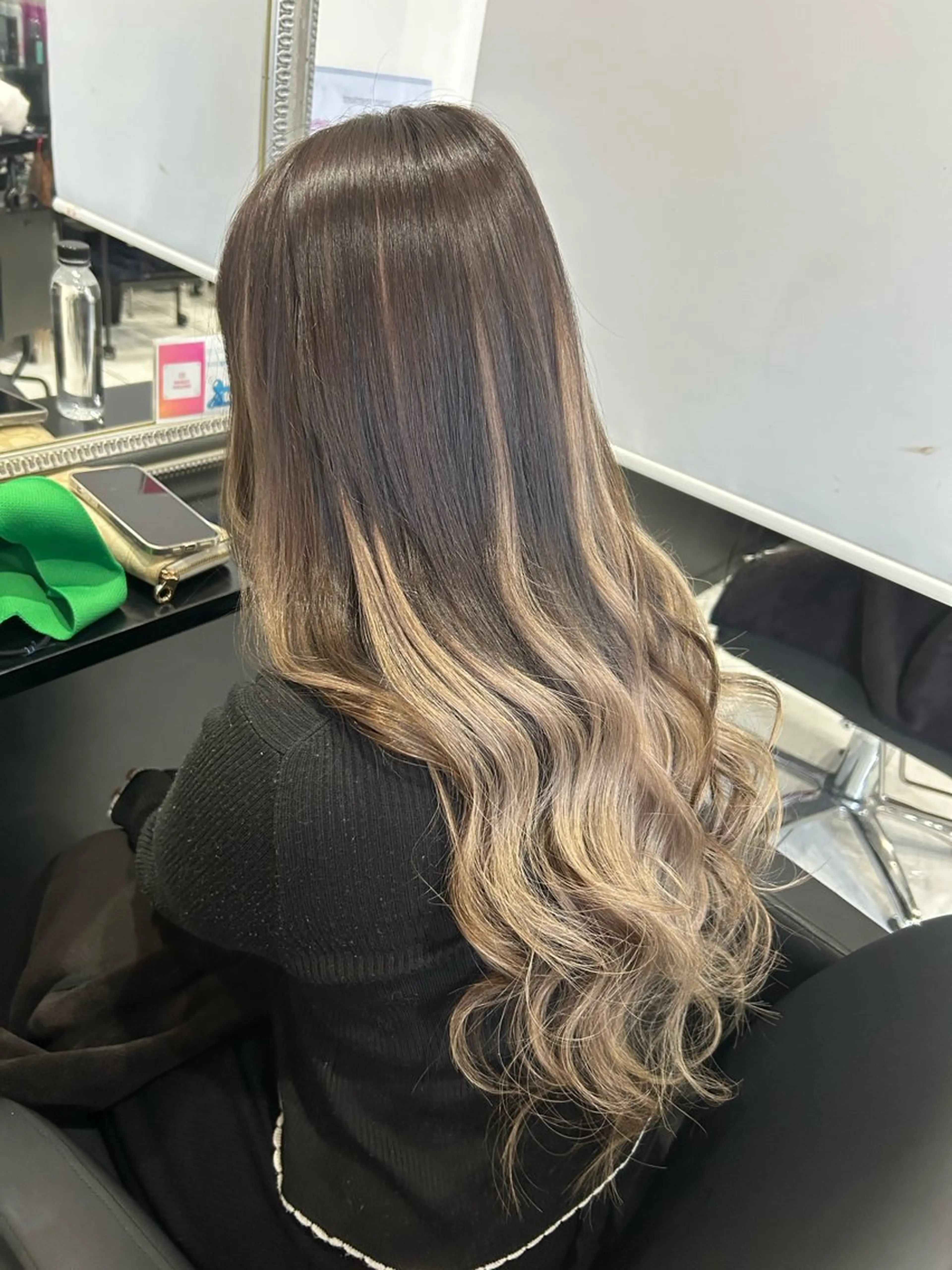 ロング カラー エクステ 長田 麻友子のヘアスタイル