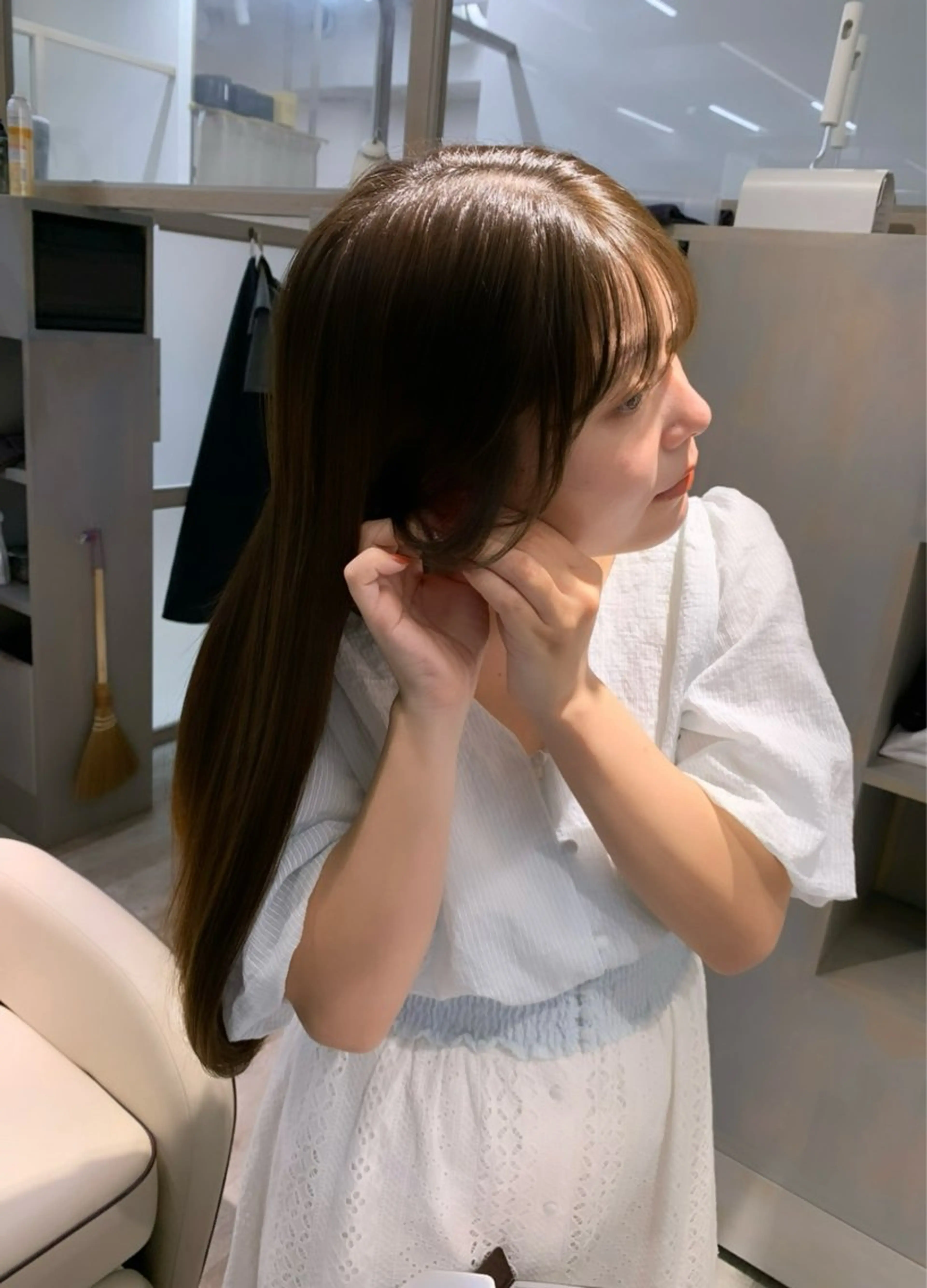 ロング カラー ベージュカラー ブリーチ ブリーチなしカラー オリーブベージュ ロング 髪質改善×艶カラー Haruのヘアスタイル