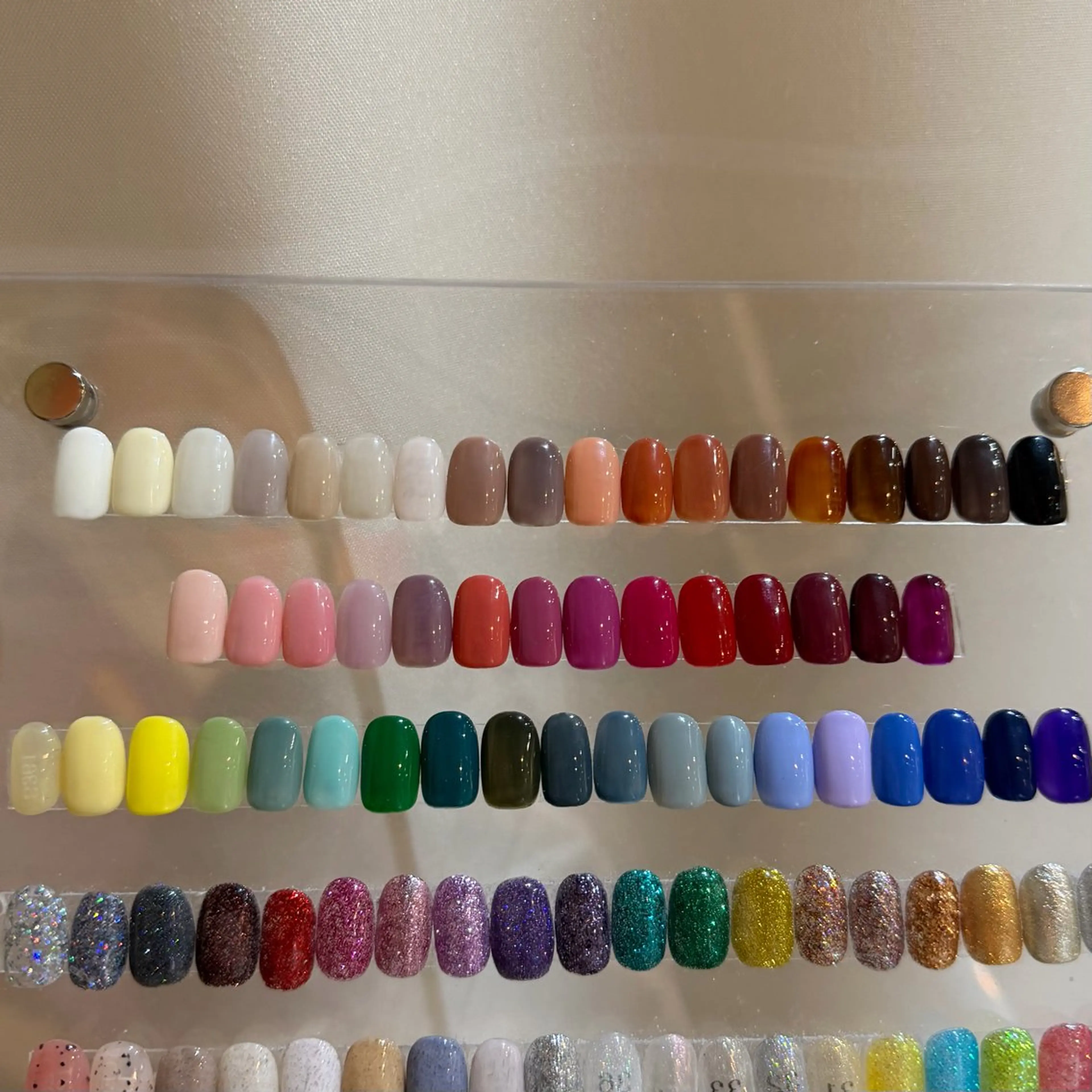 ネイル ラメ(グリッター) オフィスネイル ワンカラーネイル シンプルネイル ハンドネイル NORA南青山/ kanohaのネイルデザイン