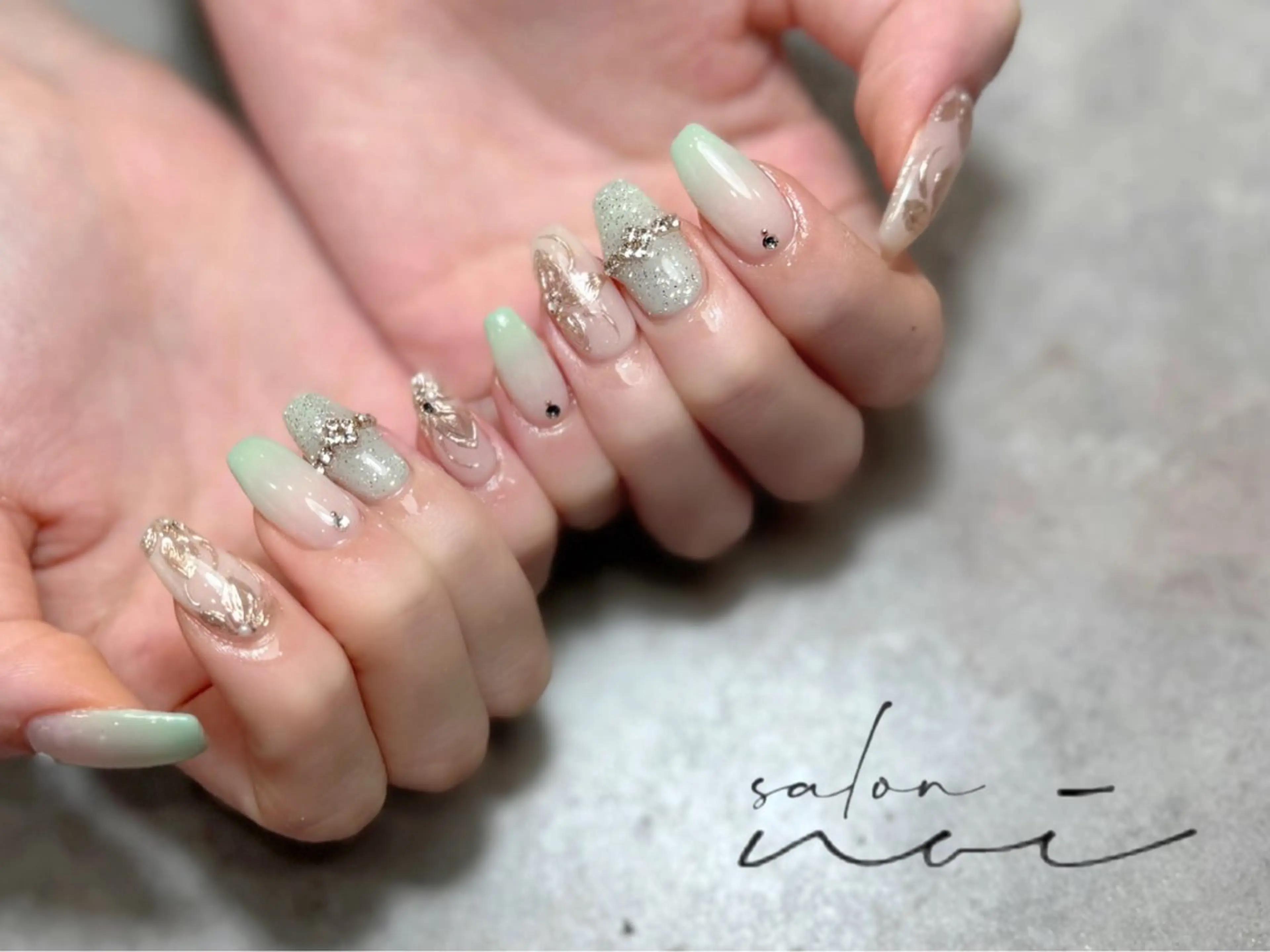 ネイル フラワーネイル ミラーネイル ハンドネイル salon noiのネイルデザイン