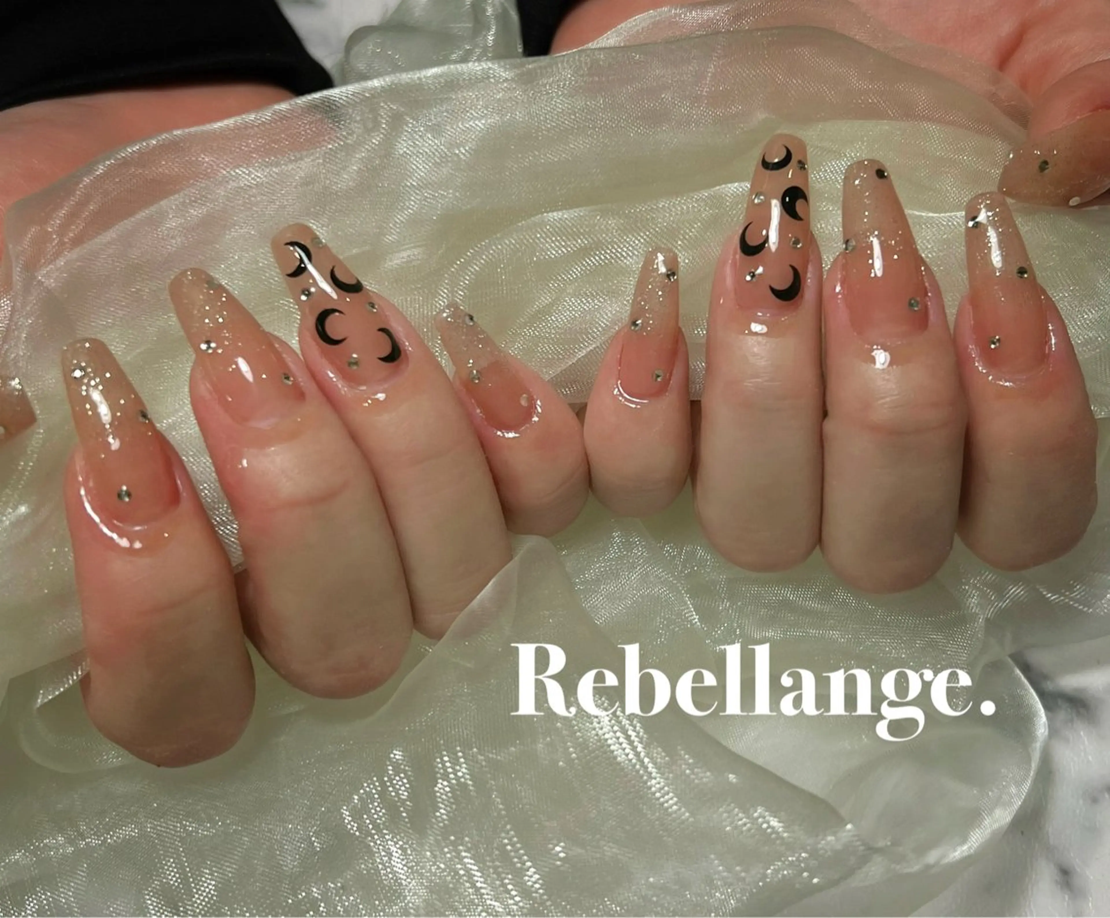 ネイル ハンドネイル Rebellange n.のネイルデザイン