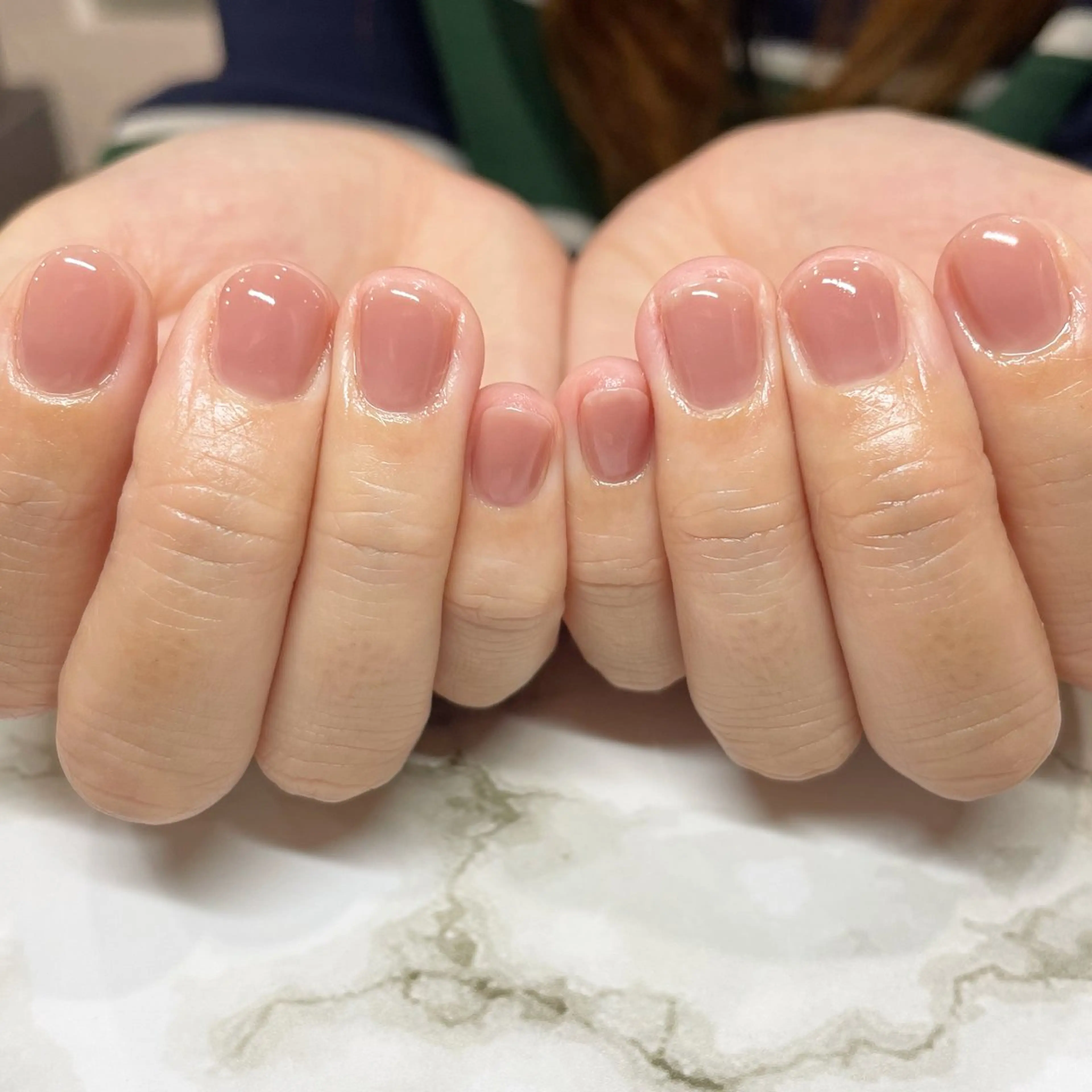 ネイル 氷ネイル・うるうるネイル ショートネイル パラジェルサロン 大人女性が通うサロンのネイルデザイン