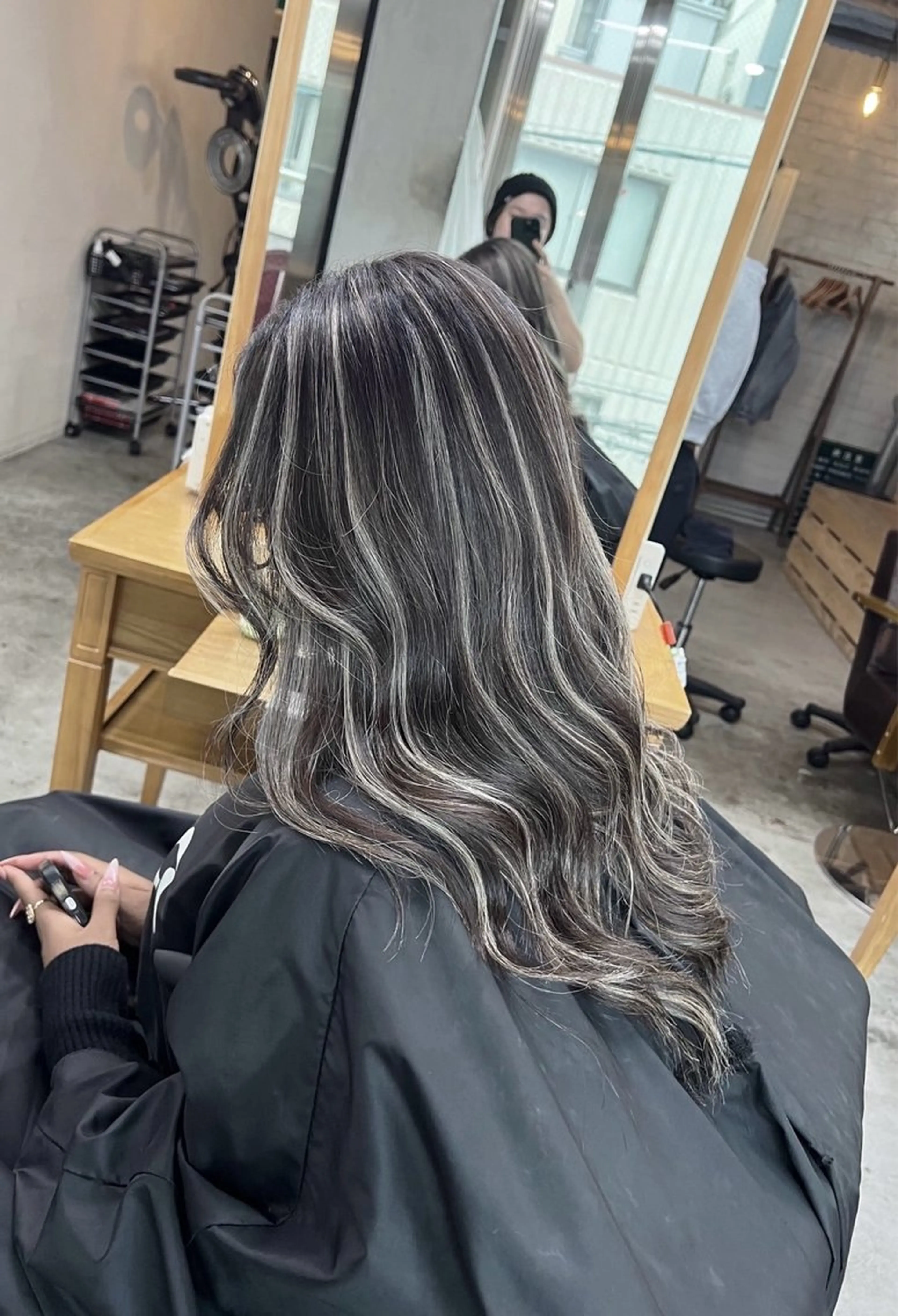 セミロング カラー ダークグレー ダークグレージュ グレージュ ハイライトカラー ハイライト ヘアカラー トリートメント ROBIN所属・指名数No.1 /NAOYAのヘアスタイル