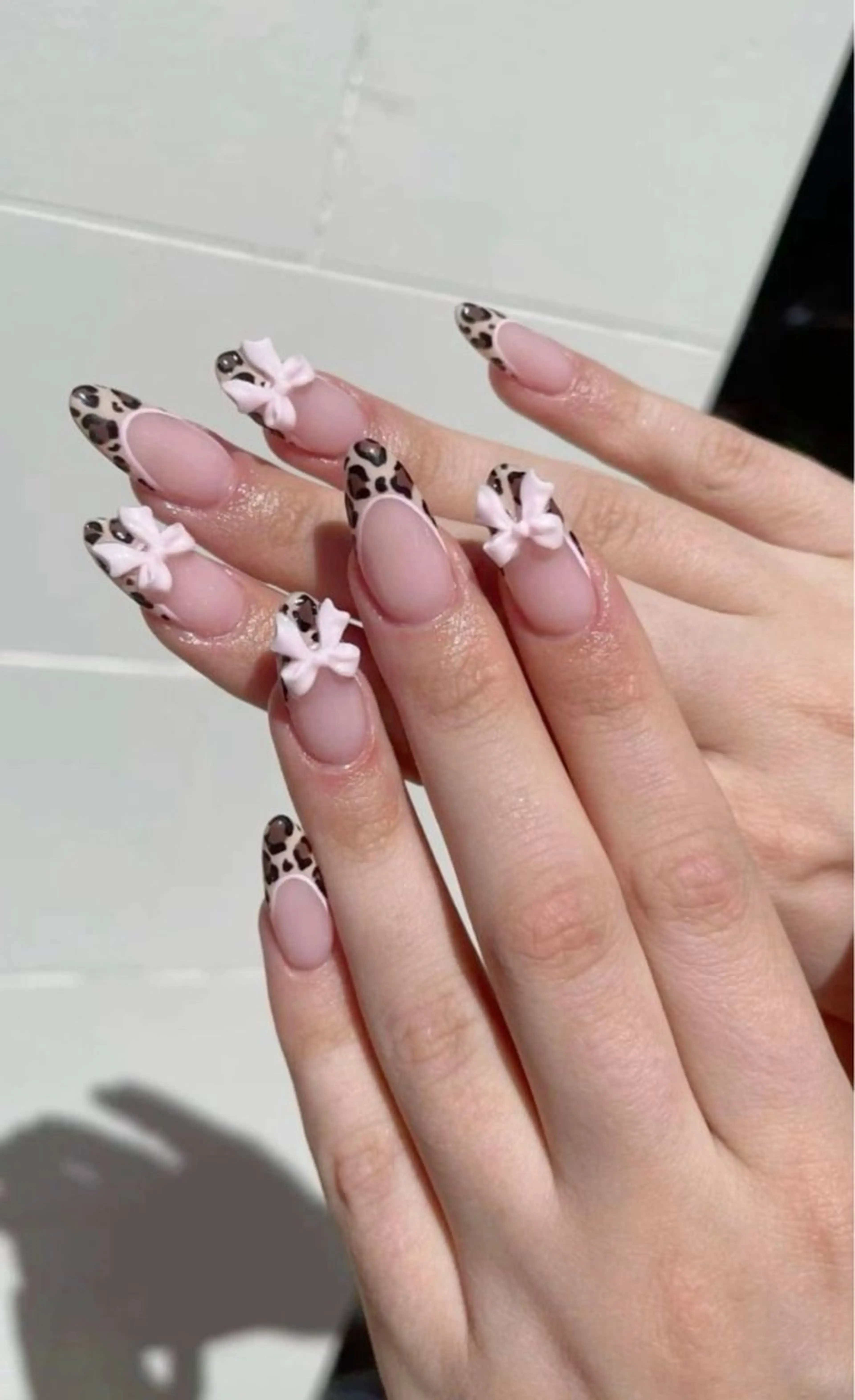 ネイル オーロラネイル チークネイル 長さ出し フットネイル フレンチネイル ハンドネイル Lee Nailsのネイルデザイン