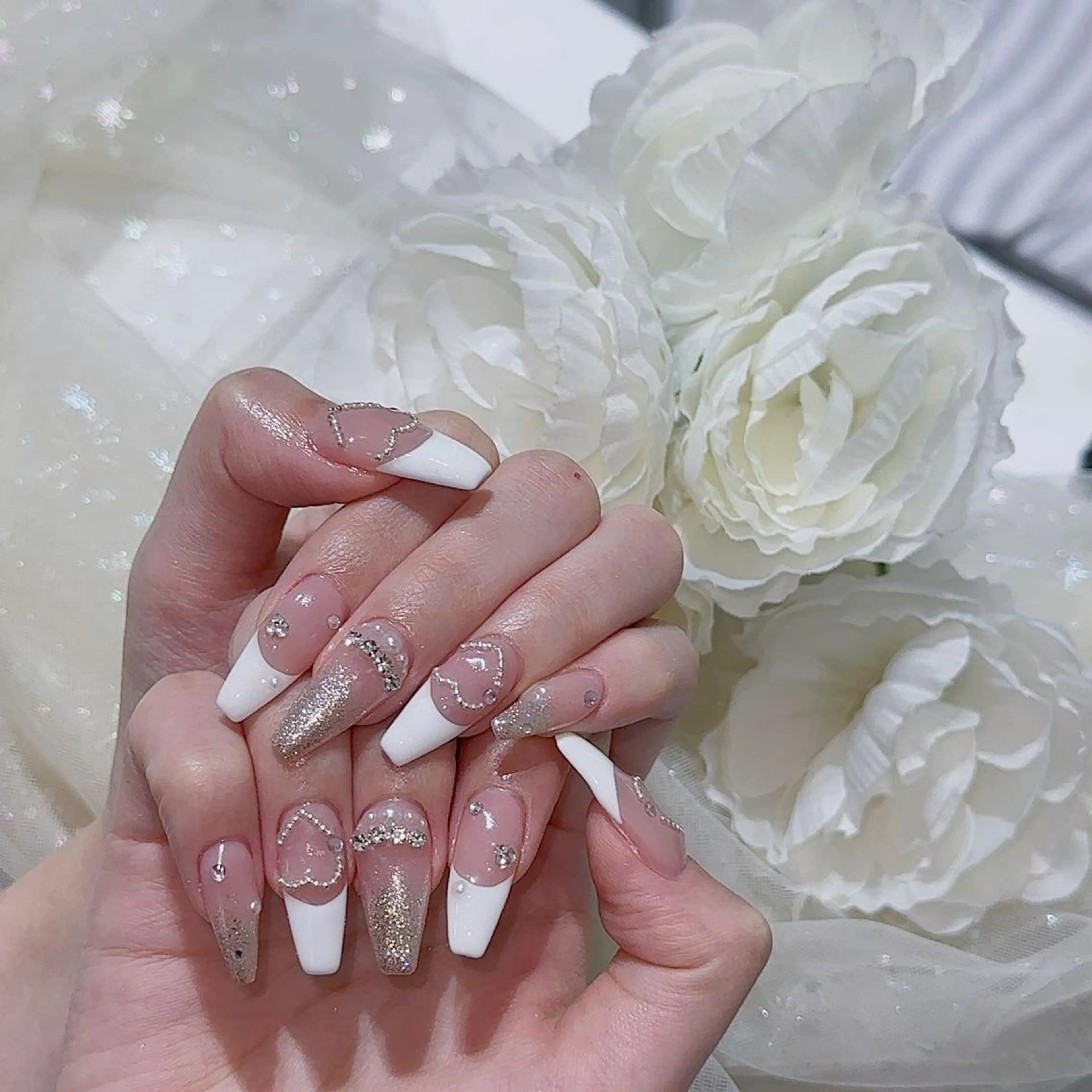 ネイル アートネイル 長さ出し ネイルチップ Queens momoのネイルデザイン