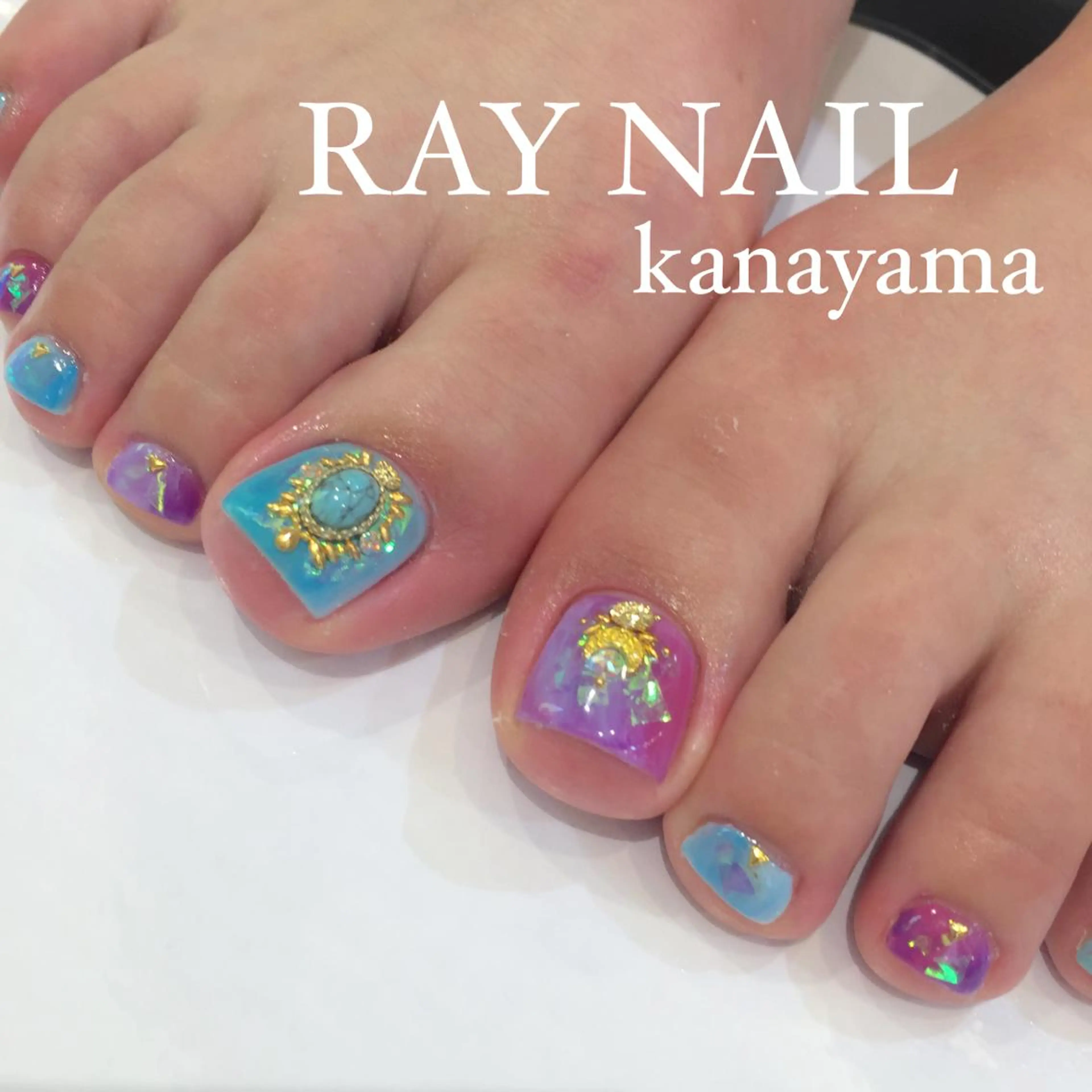 ネイル フットネイル キラキラネイル Arowa 伊田のネイルデザイン