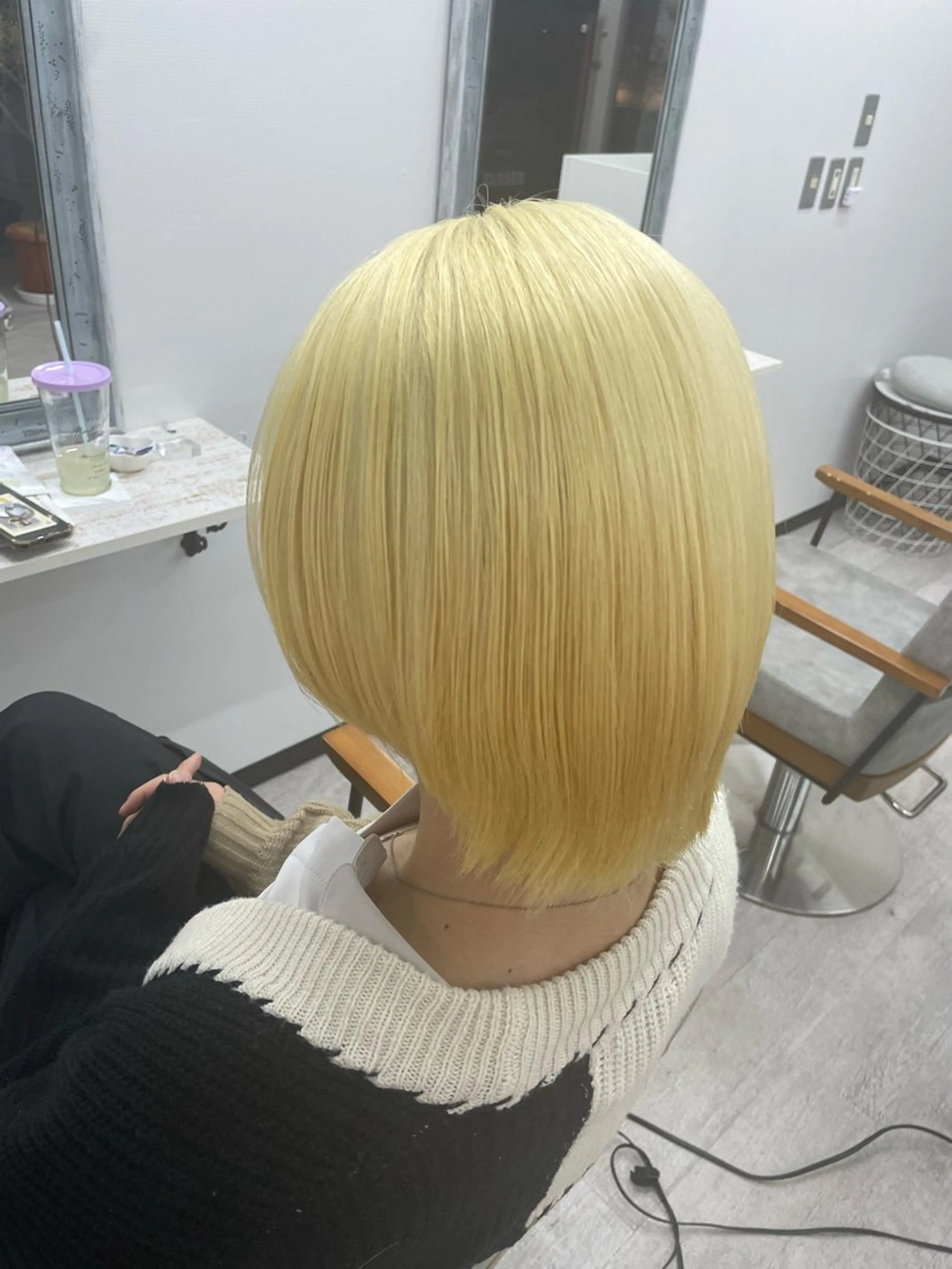 カラー メンズ 抜きっぱなしブロンド ブロンド オノ アカネのヘアスタイル