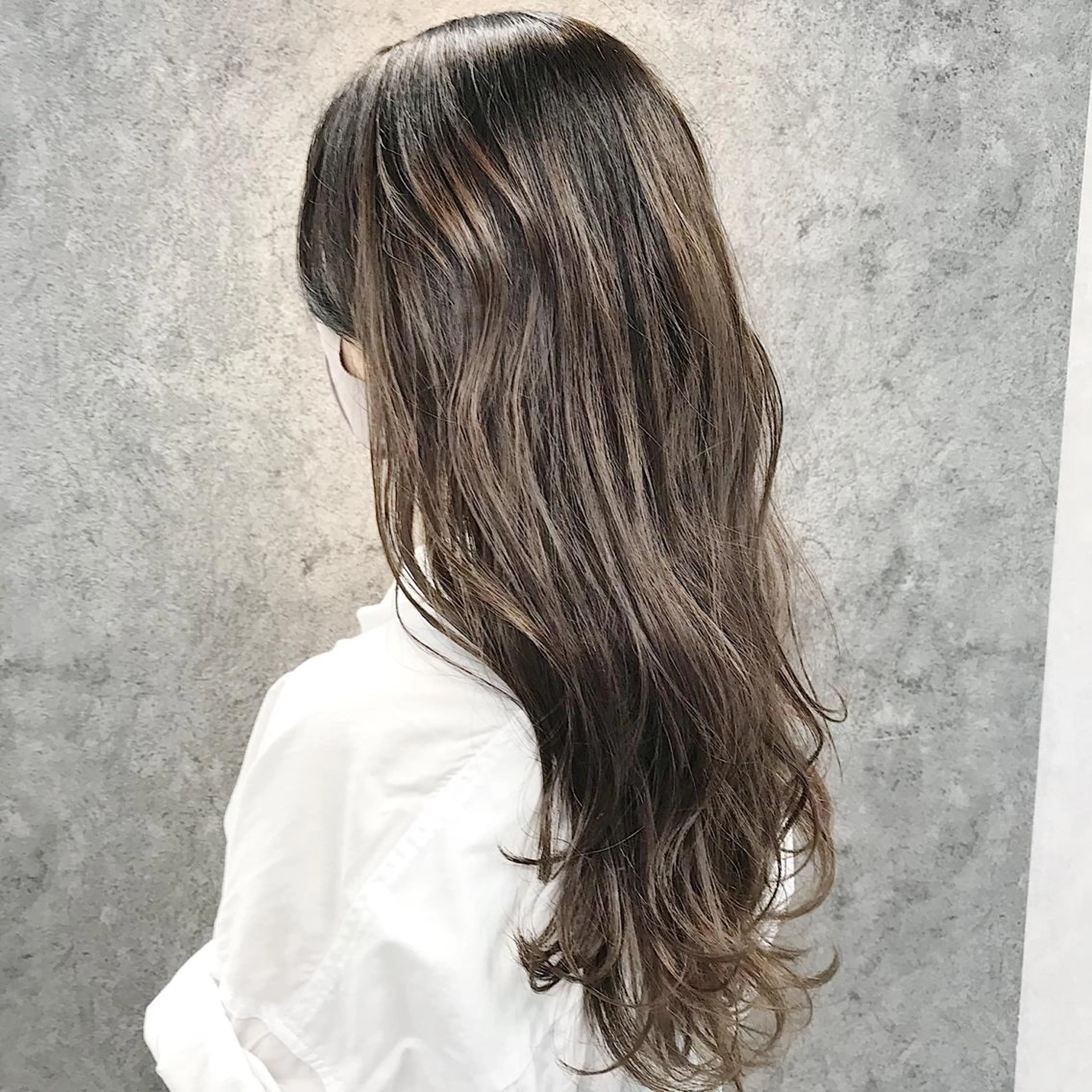 セミロング レイヤーカット カット ヘアカラー トリートメント 所渉/韓国レイヤー /ウルフカットのヘアスタイル