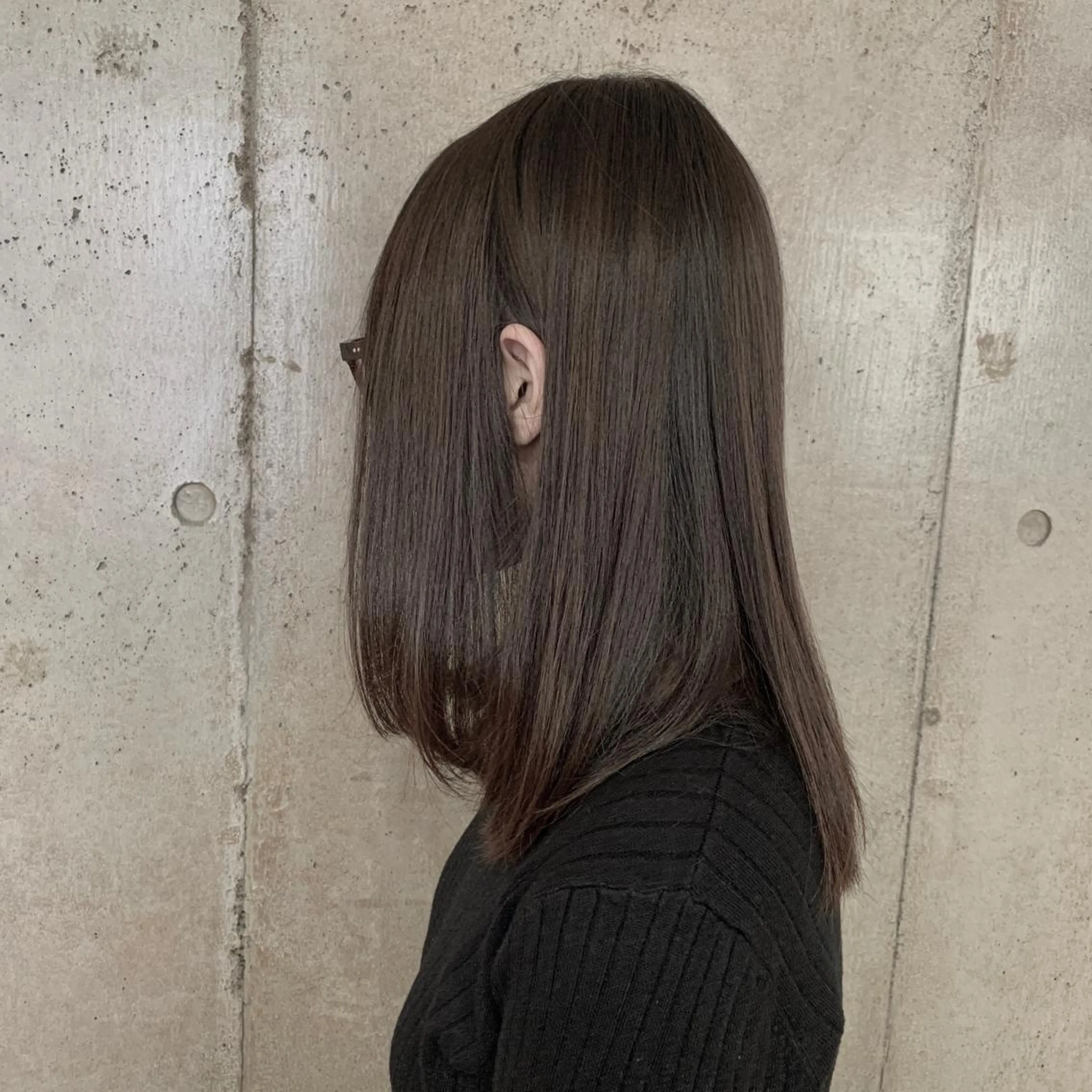 セミロング カラー グレージュ 二宮 早智子のヘアスタイル