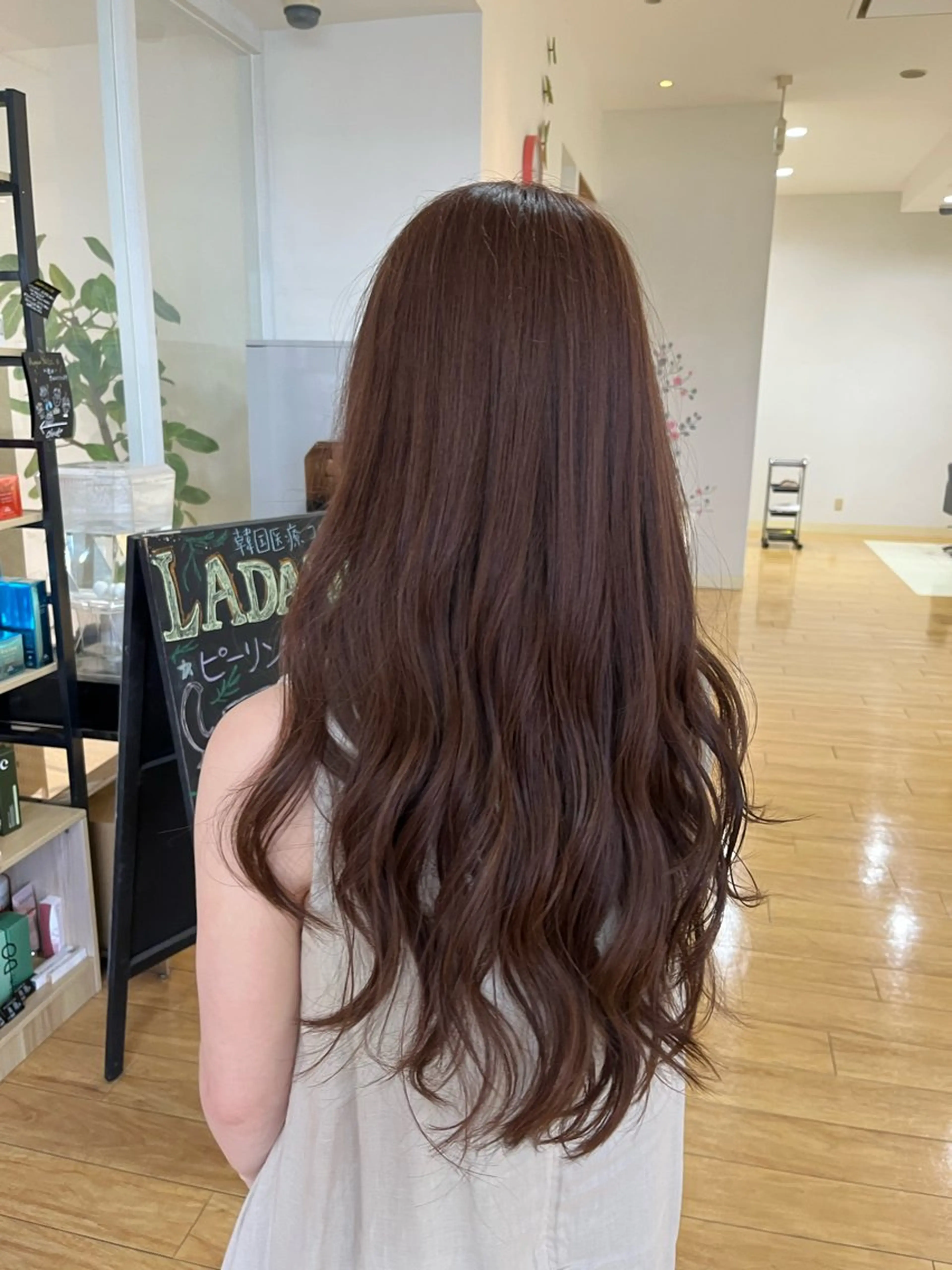 ロング カラー 透明感カラー ラベンダーカラー カット ヘアカラー トリートメント 富永 美玖のヘアスタイル