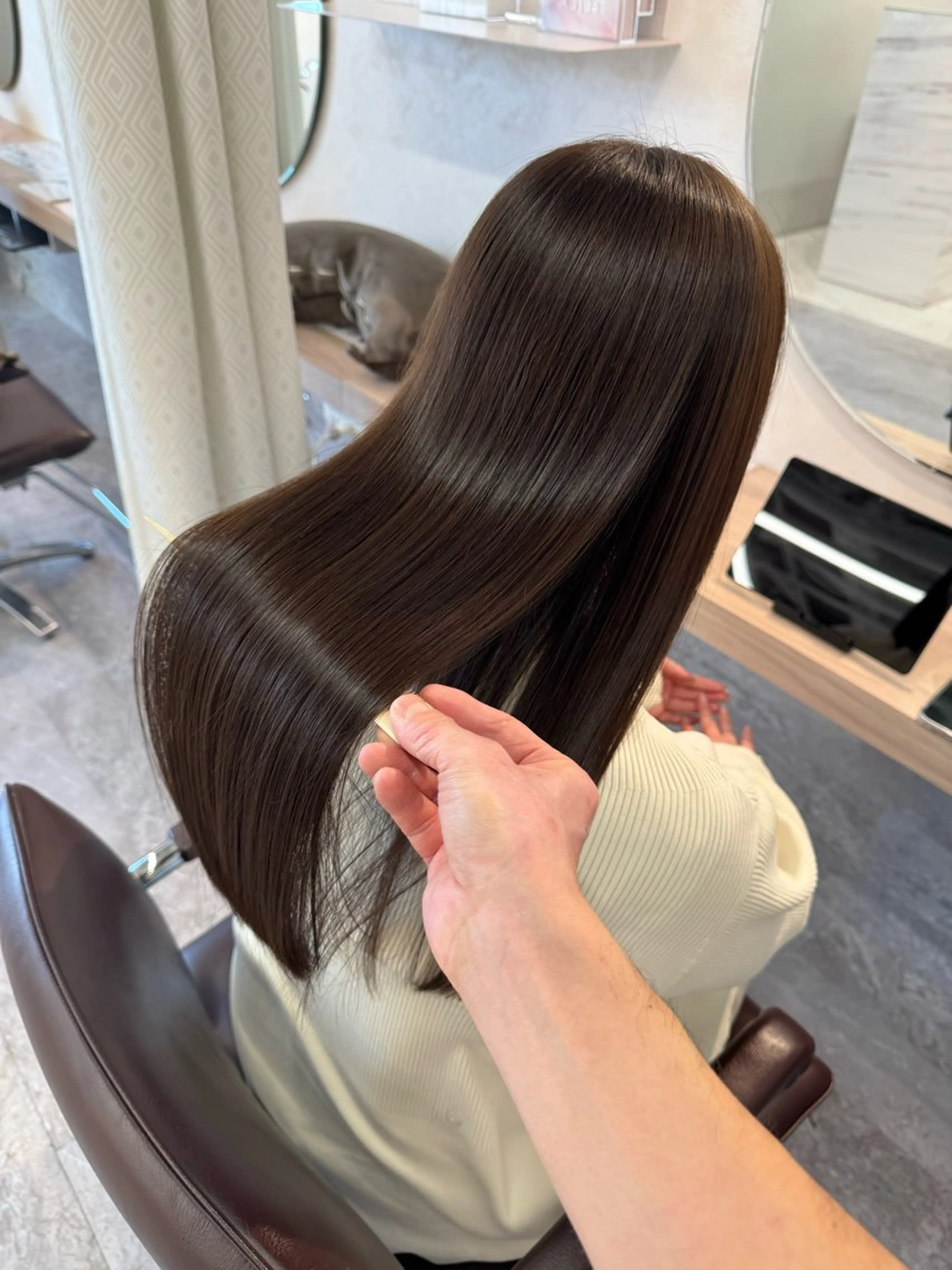 ロング くせ毛 縮毛矯正 カット ヘアカラー 🫧岡野/透明感🍃 /髪質改善🫧のヘアスタイル