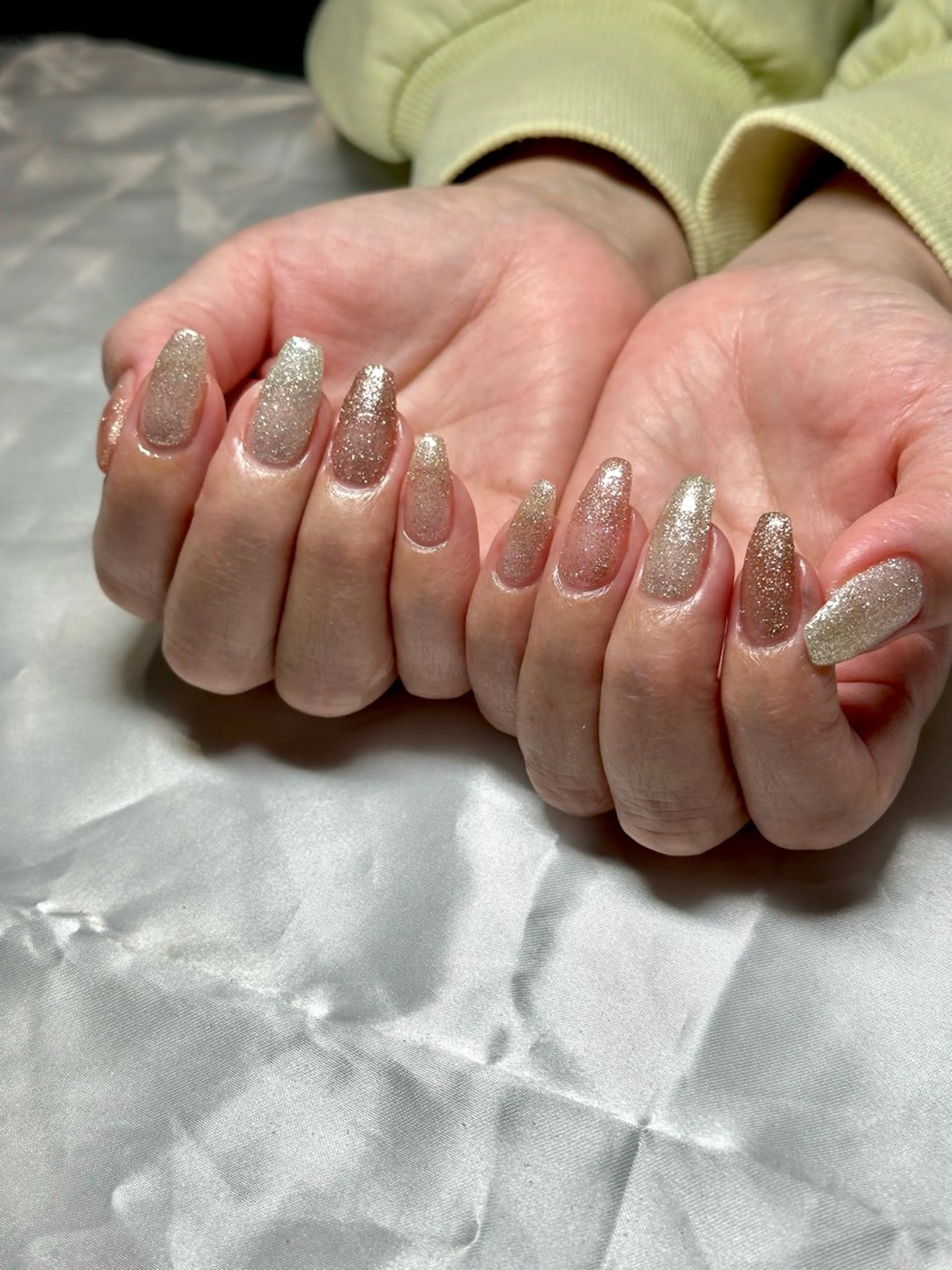 ネイル フラッシュネイル ゴージャス ワンカラーネイル シンプルネイル 春ネイル ハンドネイル Sei ｜ cres nailのネイルデザイン