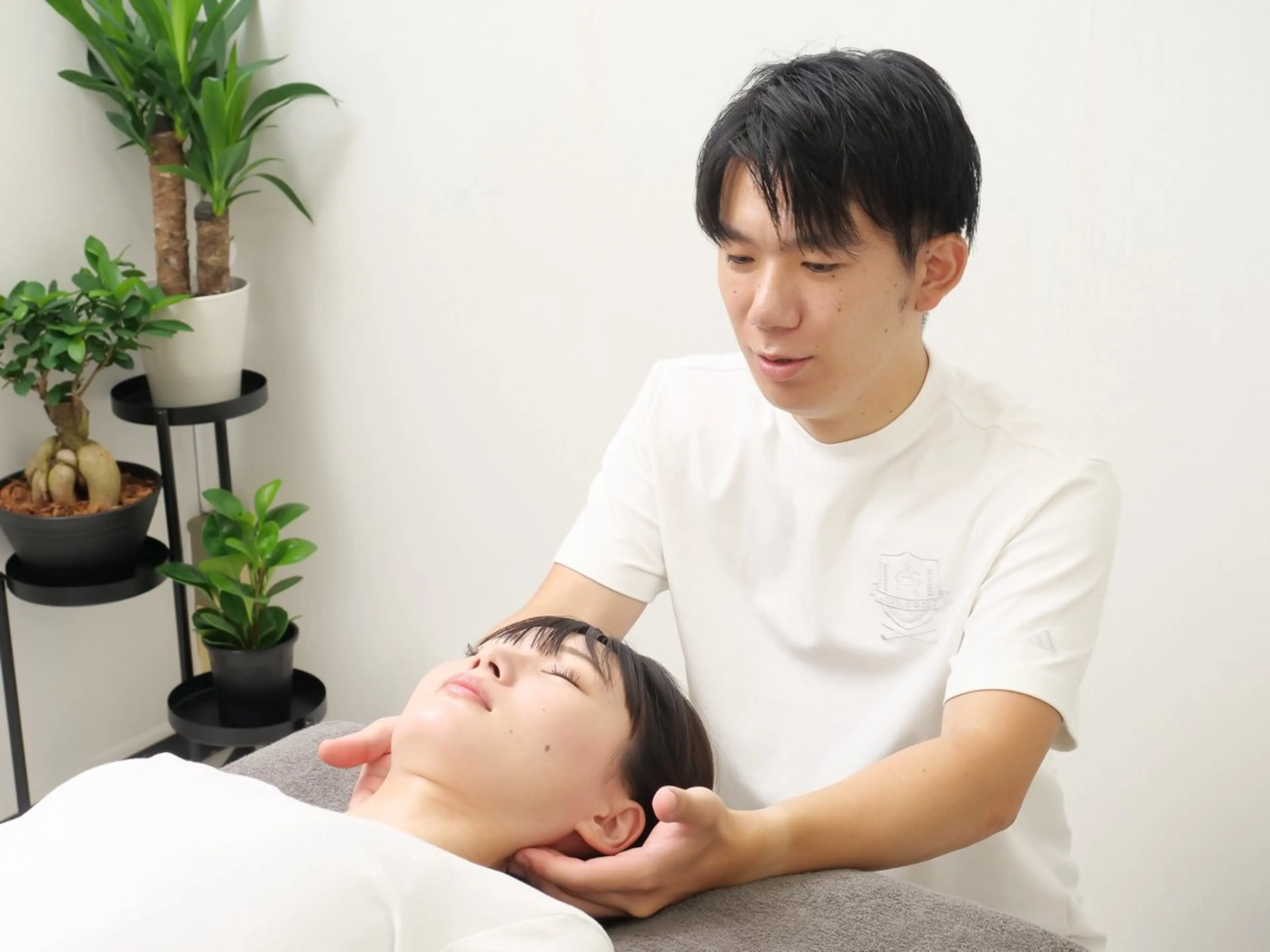 美容鍼×小顔矯正 ×美容整体　浜川泰仁のエステ・リラクイメージ