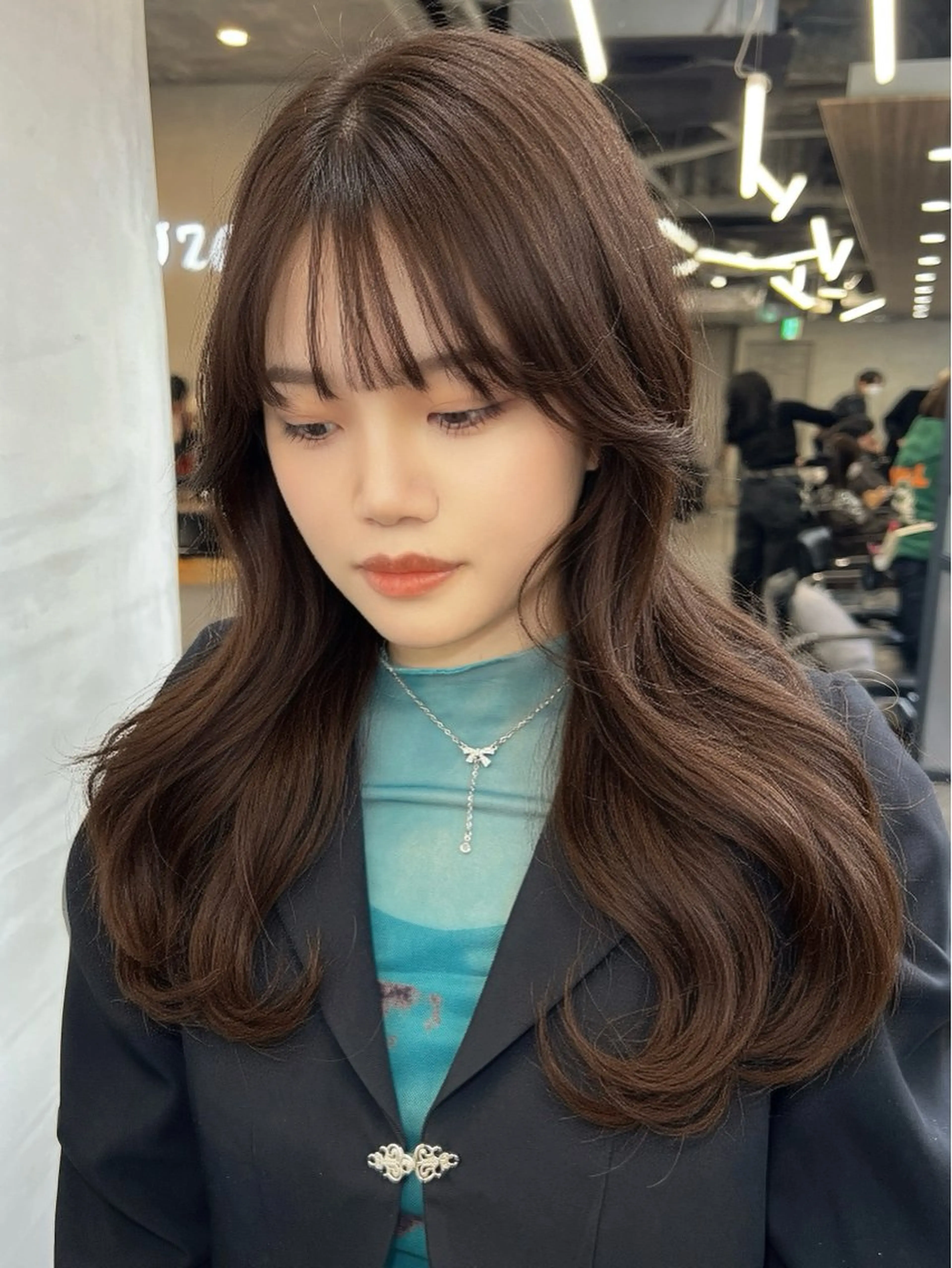 セミロング カラー 透明感カラー カット ヘアカラー トリートメント 前髪/顔まわりカット 艶髪/髪質改善/縮毛のヘアスタイル