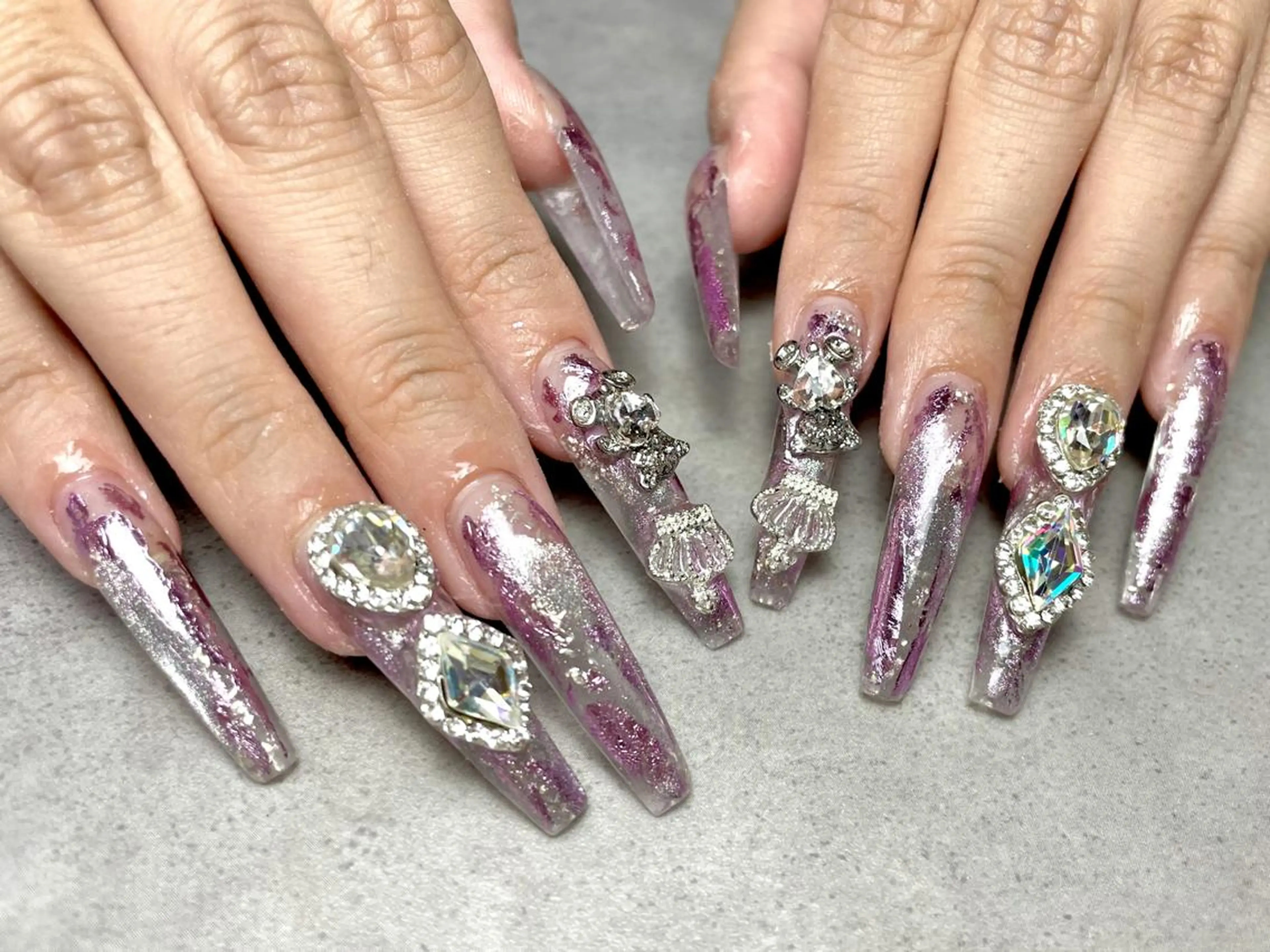 ネイル elu hのネイルデザイン