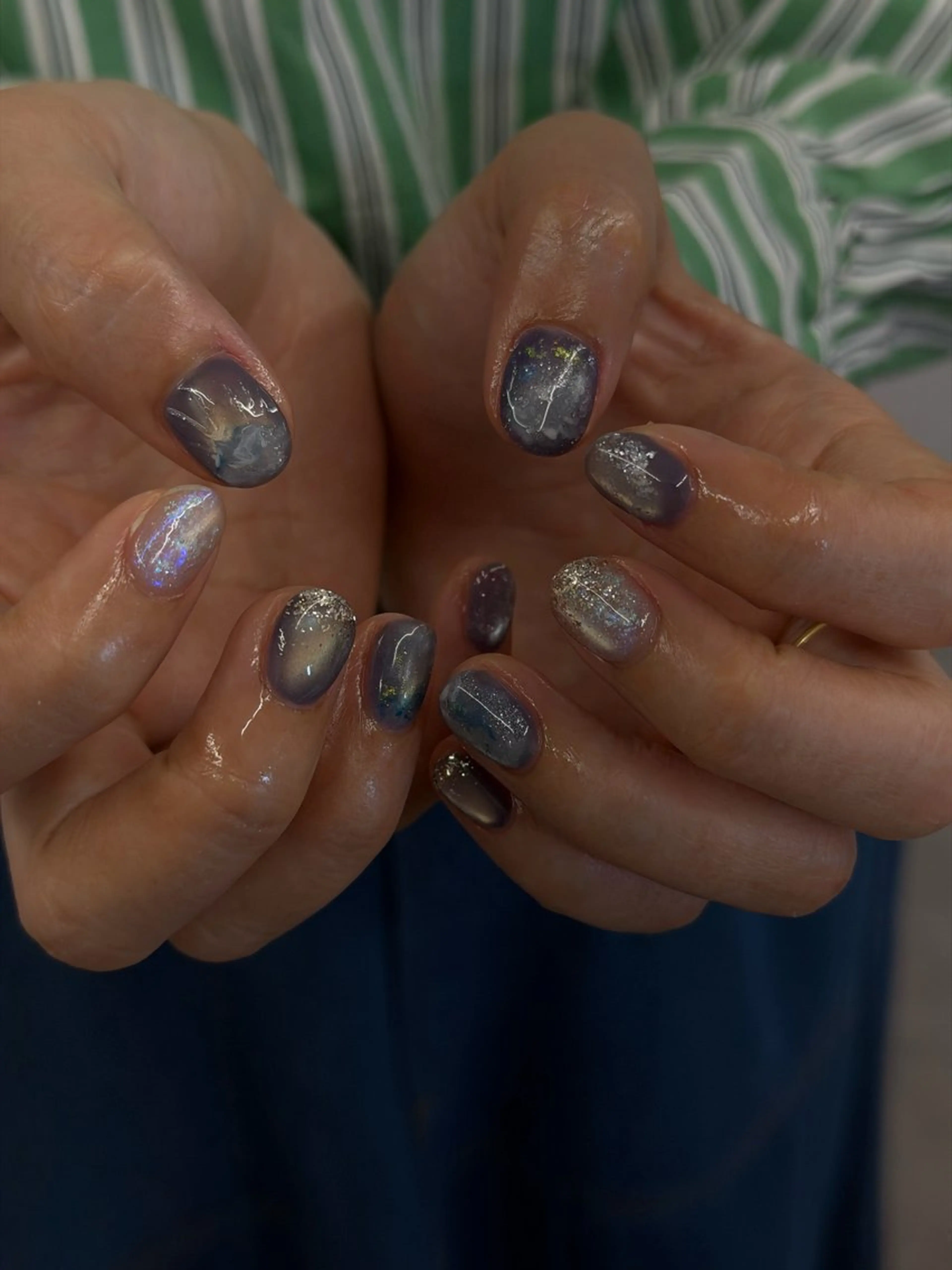 ネイル ブルー ジェルネイル キラキラネイル マグネットネイル ニュアンスネイル ハンドネイル ハンドケア Bana_ Nailのネイルデザイン