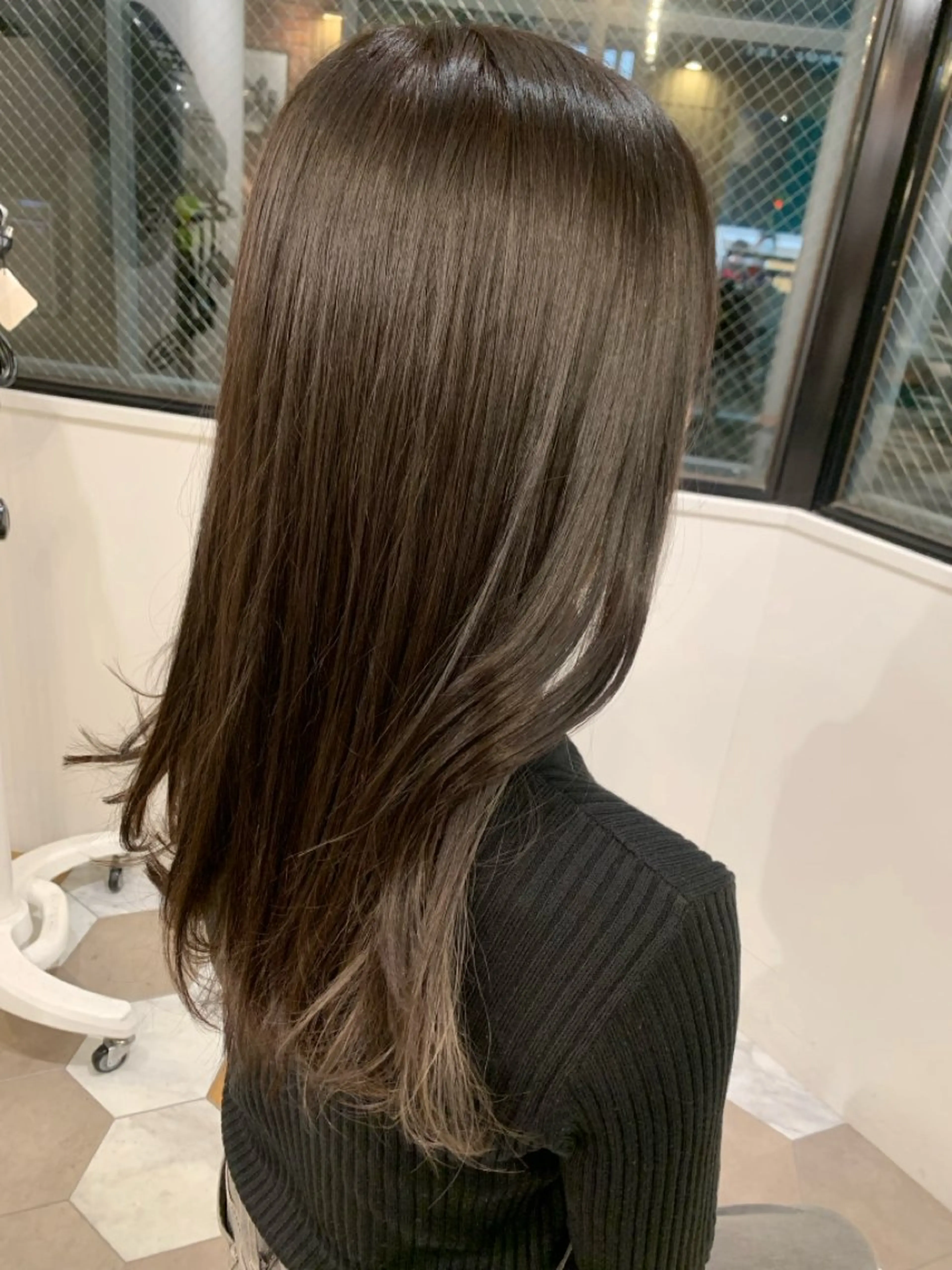 カラー ブラウンカラー カット ヘアカラー トリートメント 平出 千尋のヘアスタイル