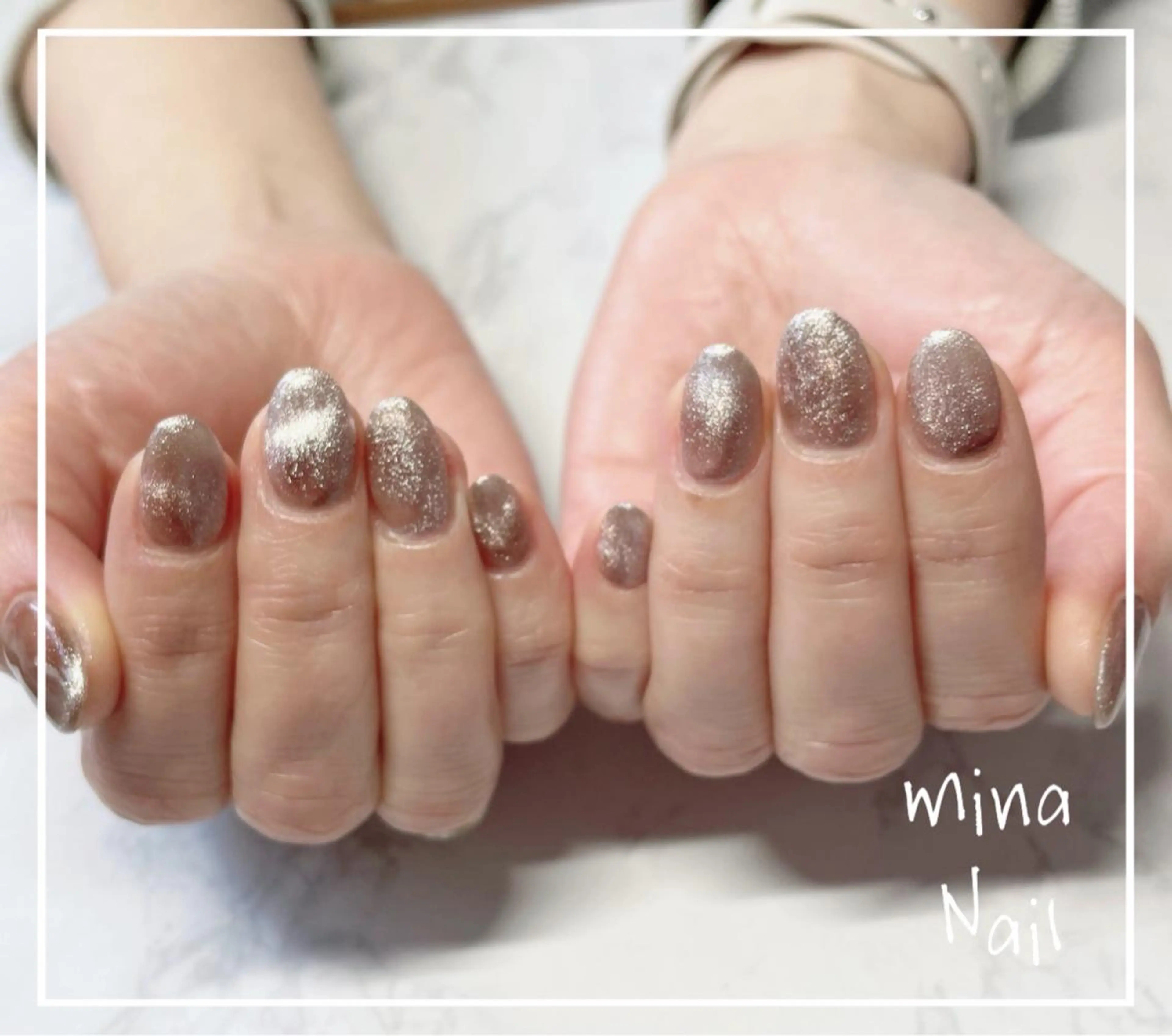 ネイル ブラウン キラキラネイル マグネットネイル ワンカラーネイル mina Nailのネイルデザイン