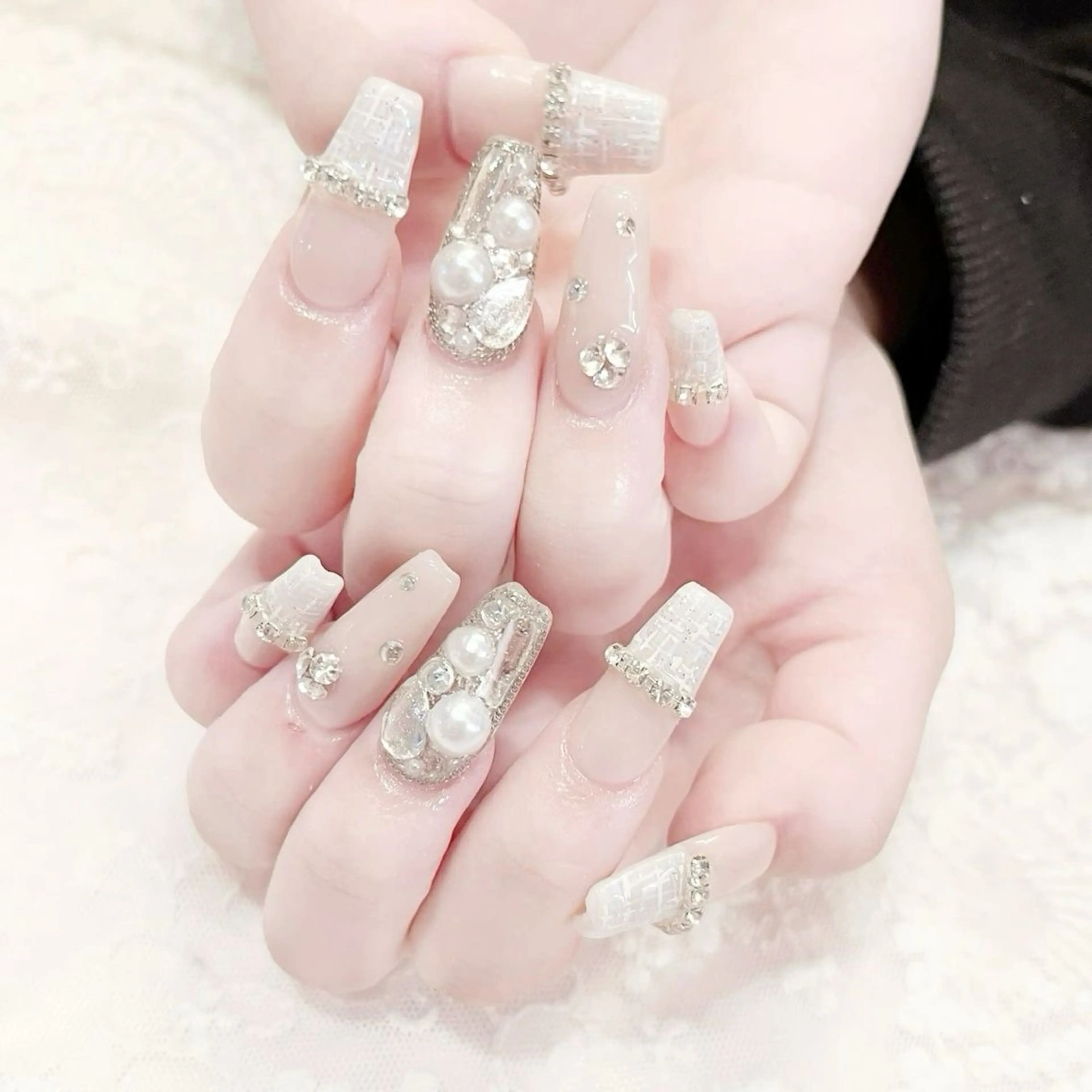 ネイル マグネットネイル ピンク ネイルチップ 冬ネイル Lee Nailsのネイルデザイン