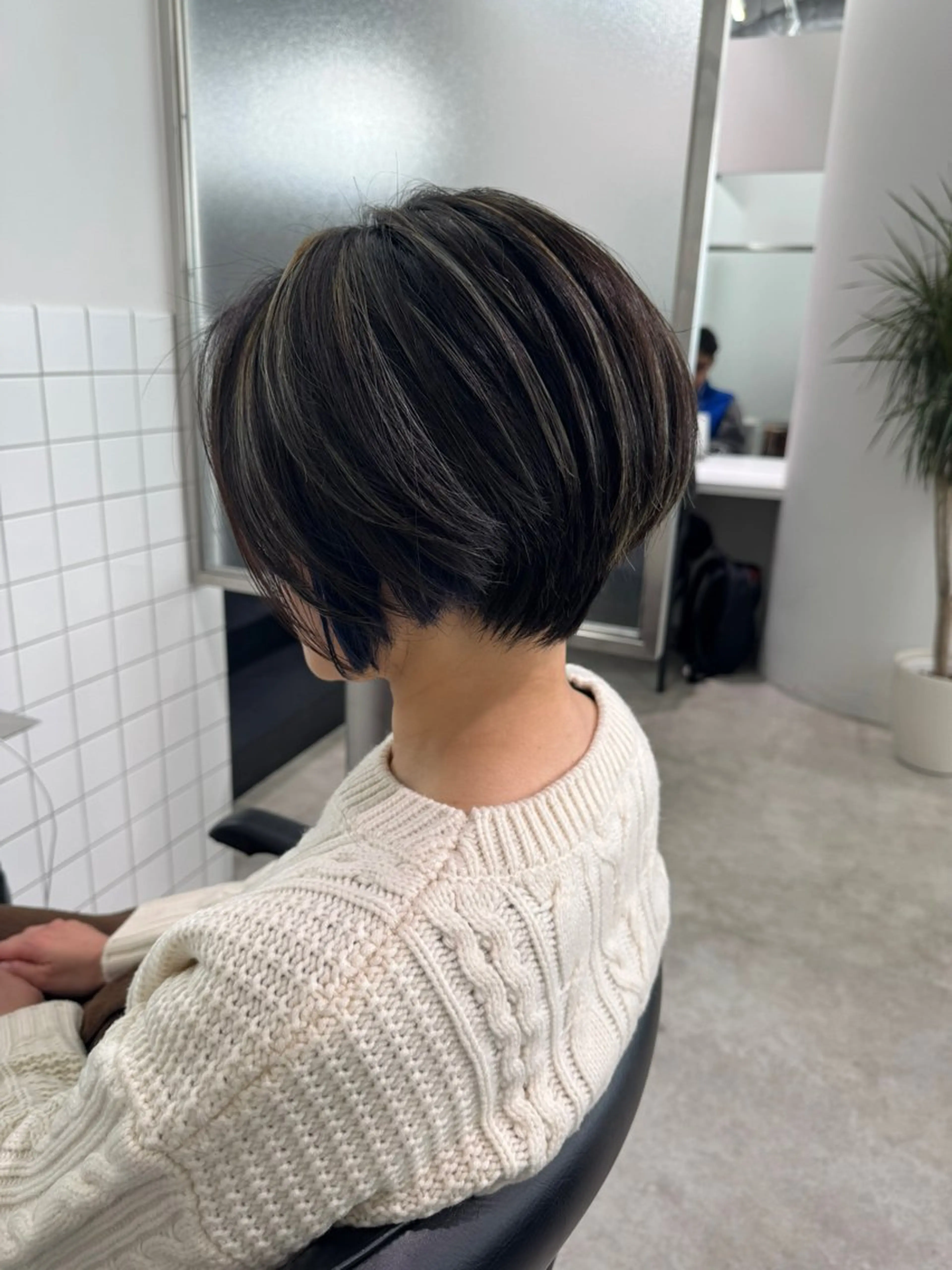 ショート カラー ハイライトカラー シルバー ハイライト 梅田茶屋町ヘッドスパ ＆艶カラー　Rihoのヘアスタイル