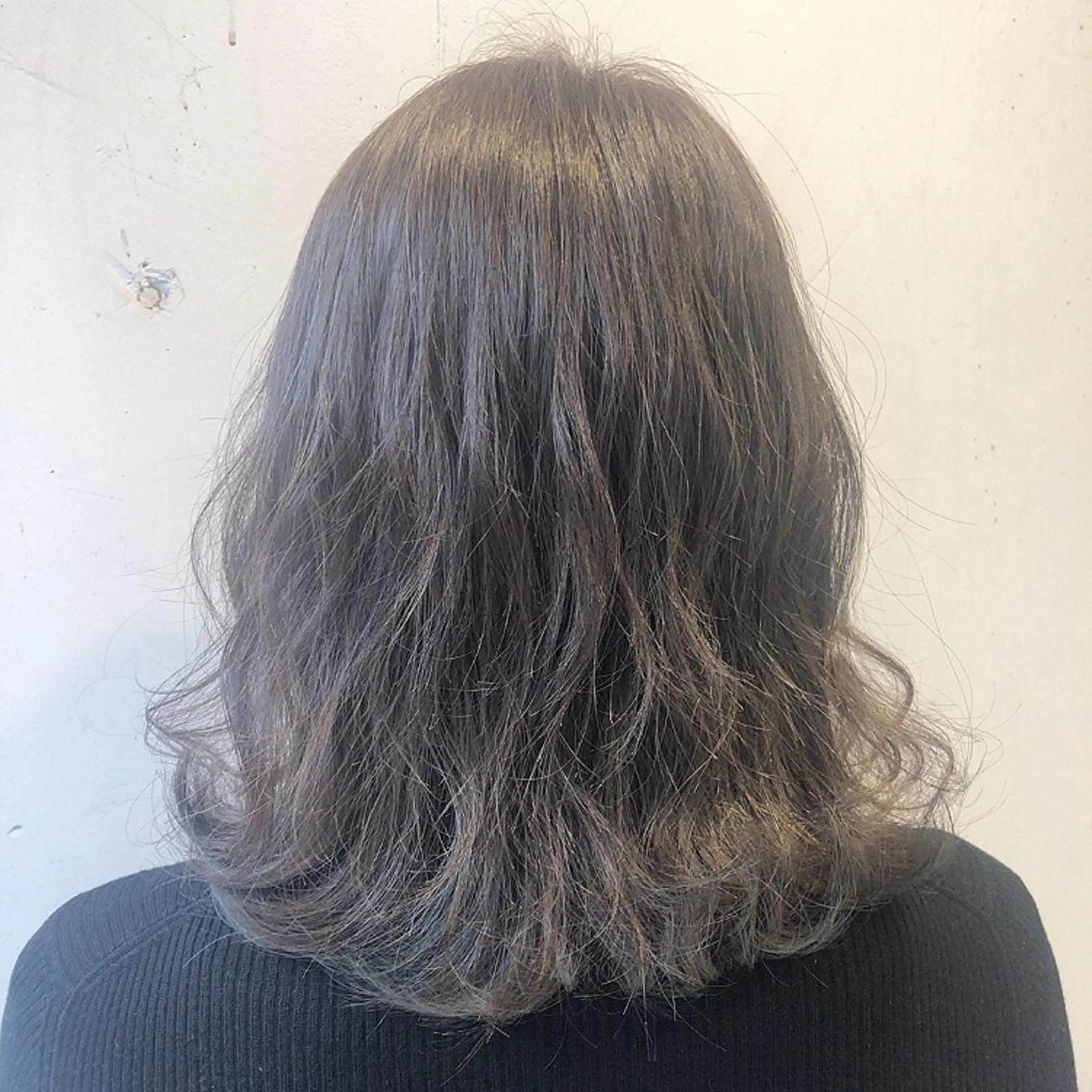 ミディアム カラー ボブレイヤー アディクシーカラー グレージュ シルバー シルバーグレージュ 💚 nao💚のヘアスタイル