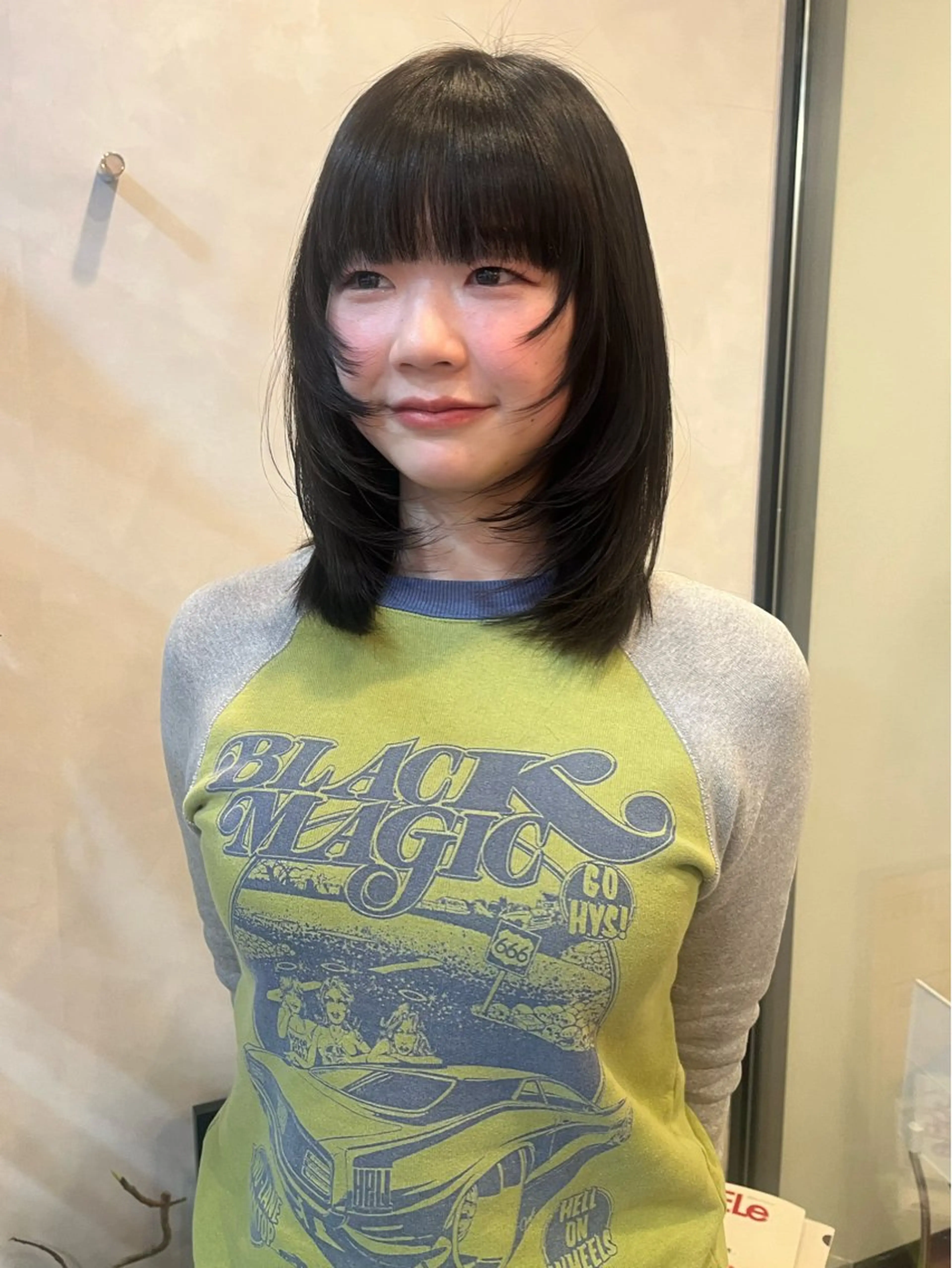 ミディアム 髪質改善 レイヤーカット トリートメント 酸性ストレート カット ヘアカラー トリートメント 髪質改善/レイヤー/ ボブ/磯野史歩のヘアスタイル