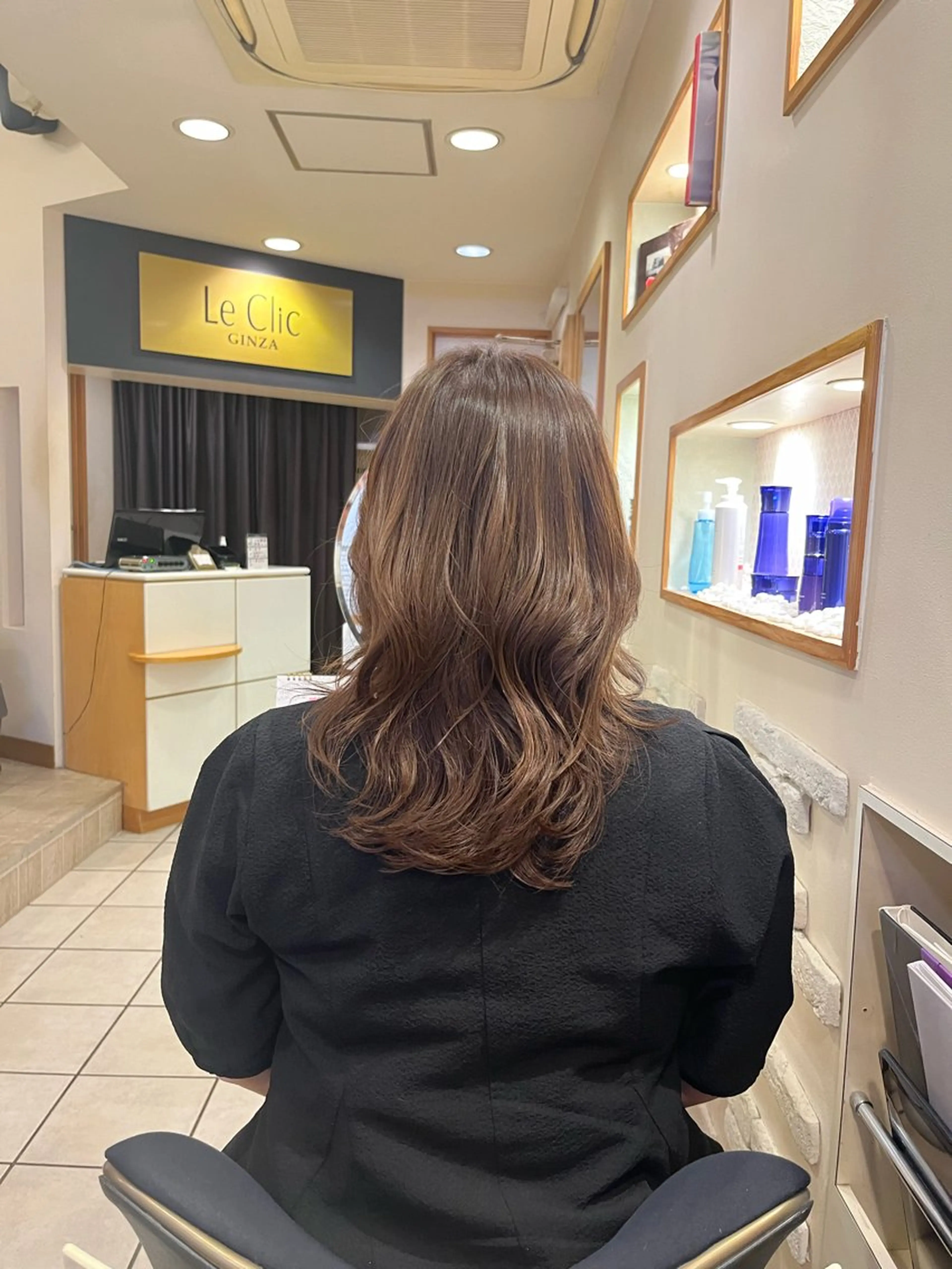 セミロング イソベ ミズキのヘアスタイル