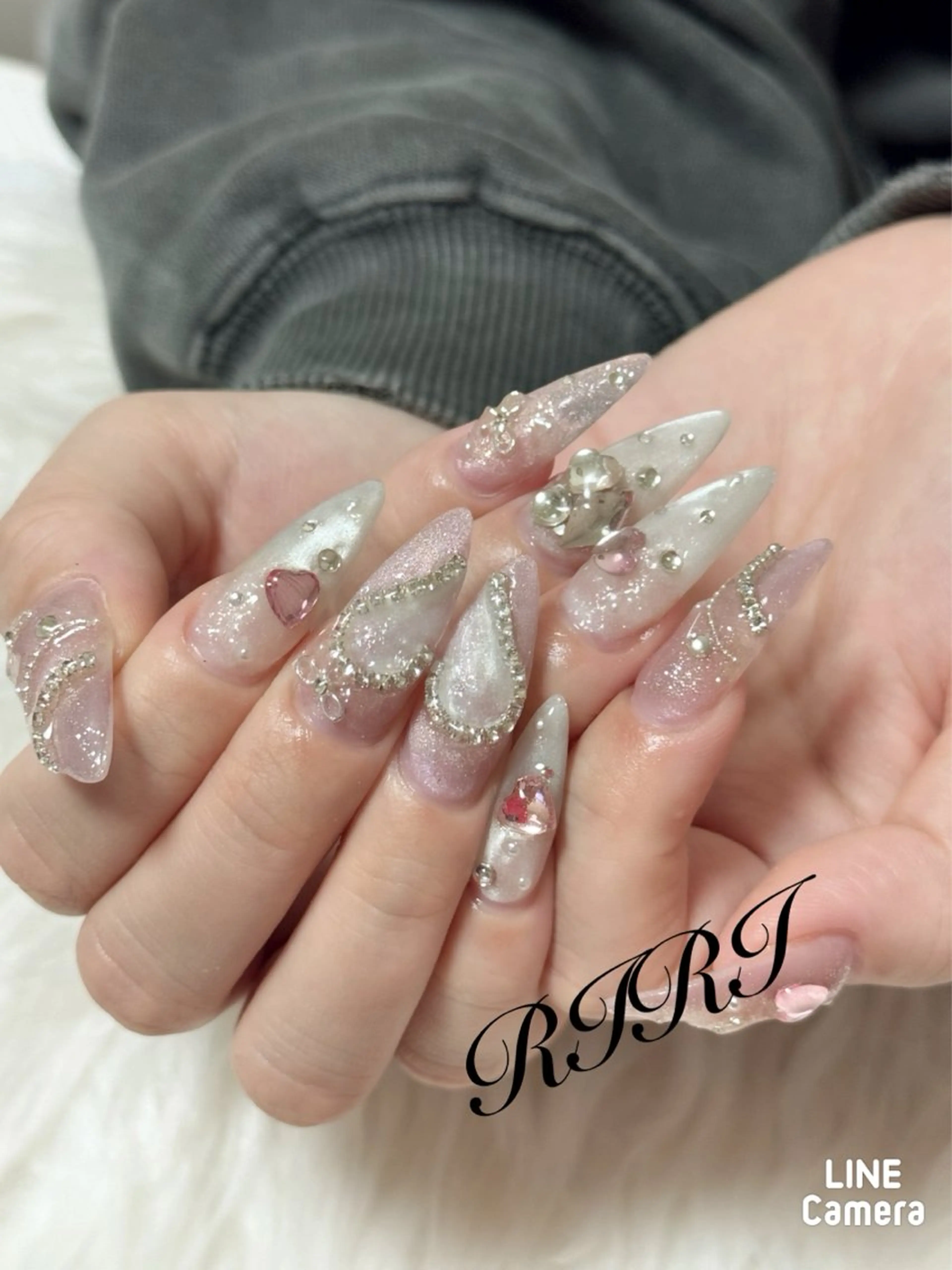 ネイル ジェルネイル ハート ロングネイル スカルプネイル シンプルネイル ハンドネイル riri オーナーのネイルデザイン