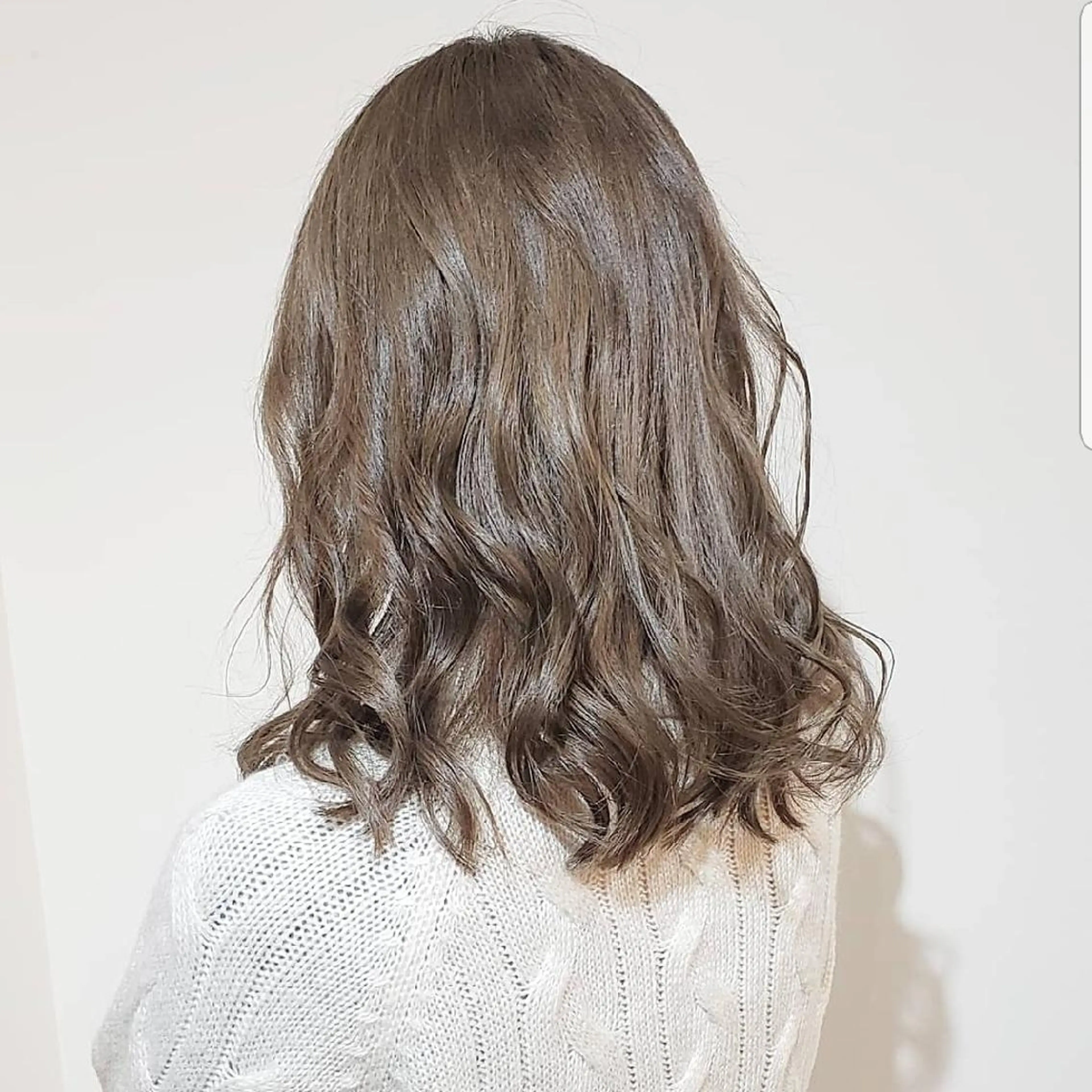 セミロング ヘアカラー トリートメント 🇰🇷透明感×ハイ トーン🌟tomoのヘアスタイル