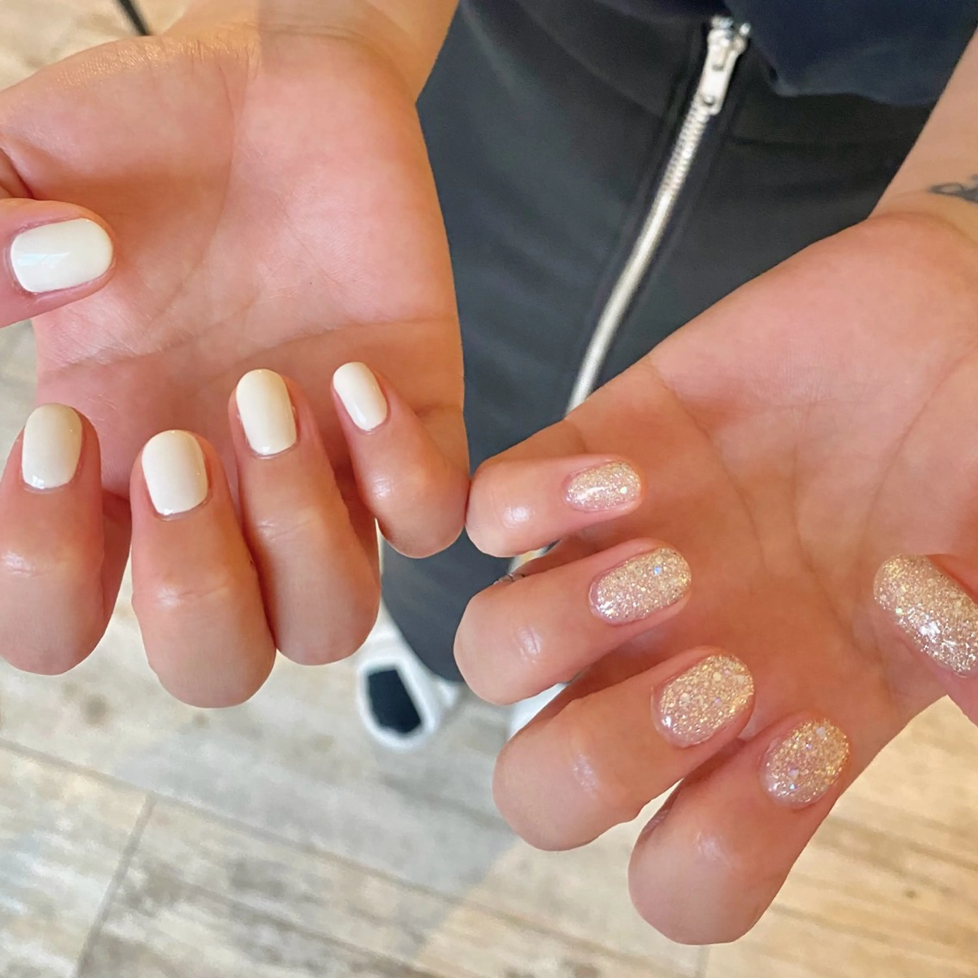 ネイル ラメ(グリッター) ワンカラーネイル シンプルネイル 黄色 ハンドネイル Loca所属・Loca.nails Kasumiのネイルデザイン
