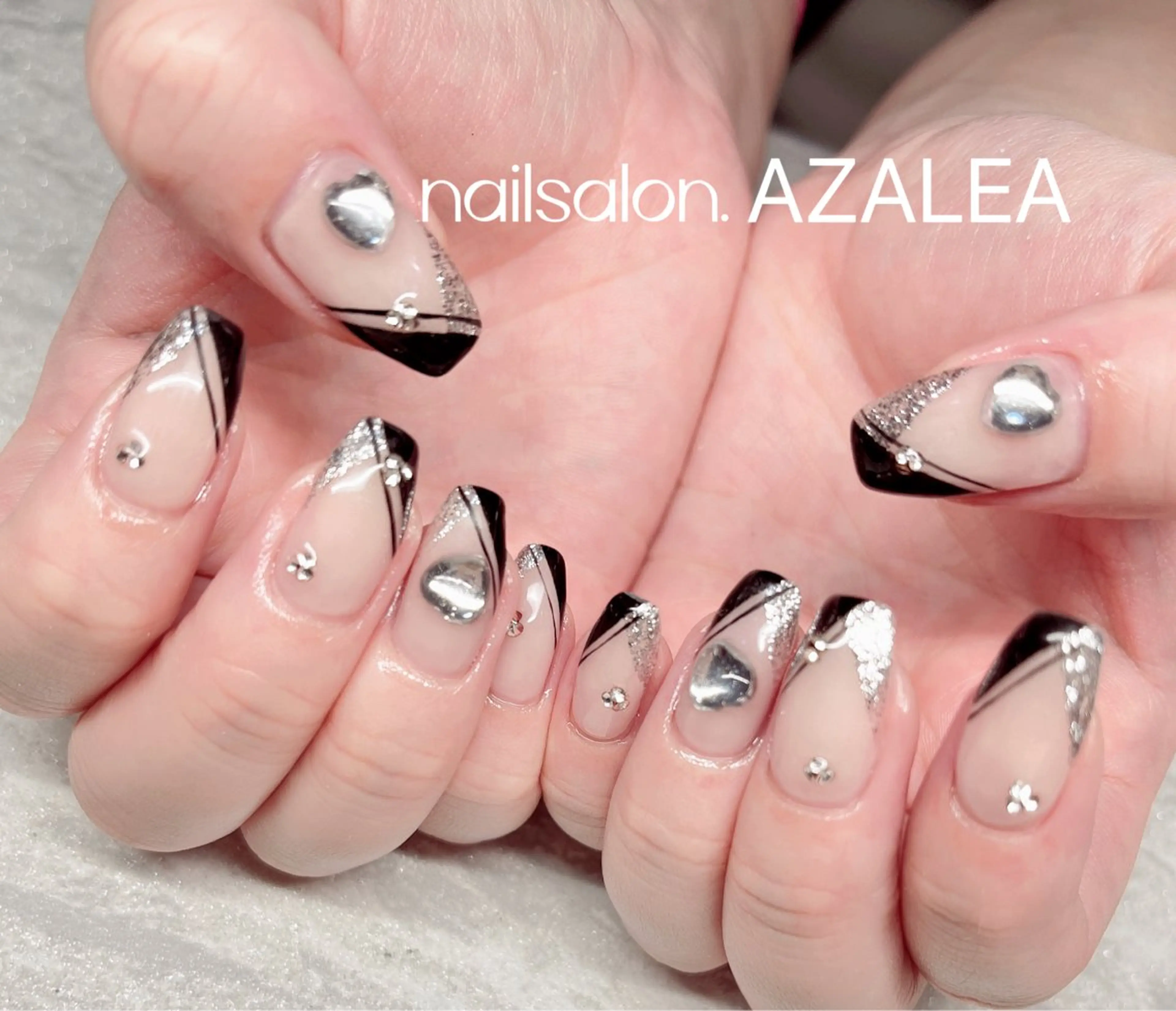 ネイル R inのネイルデザイン