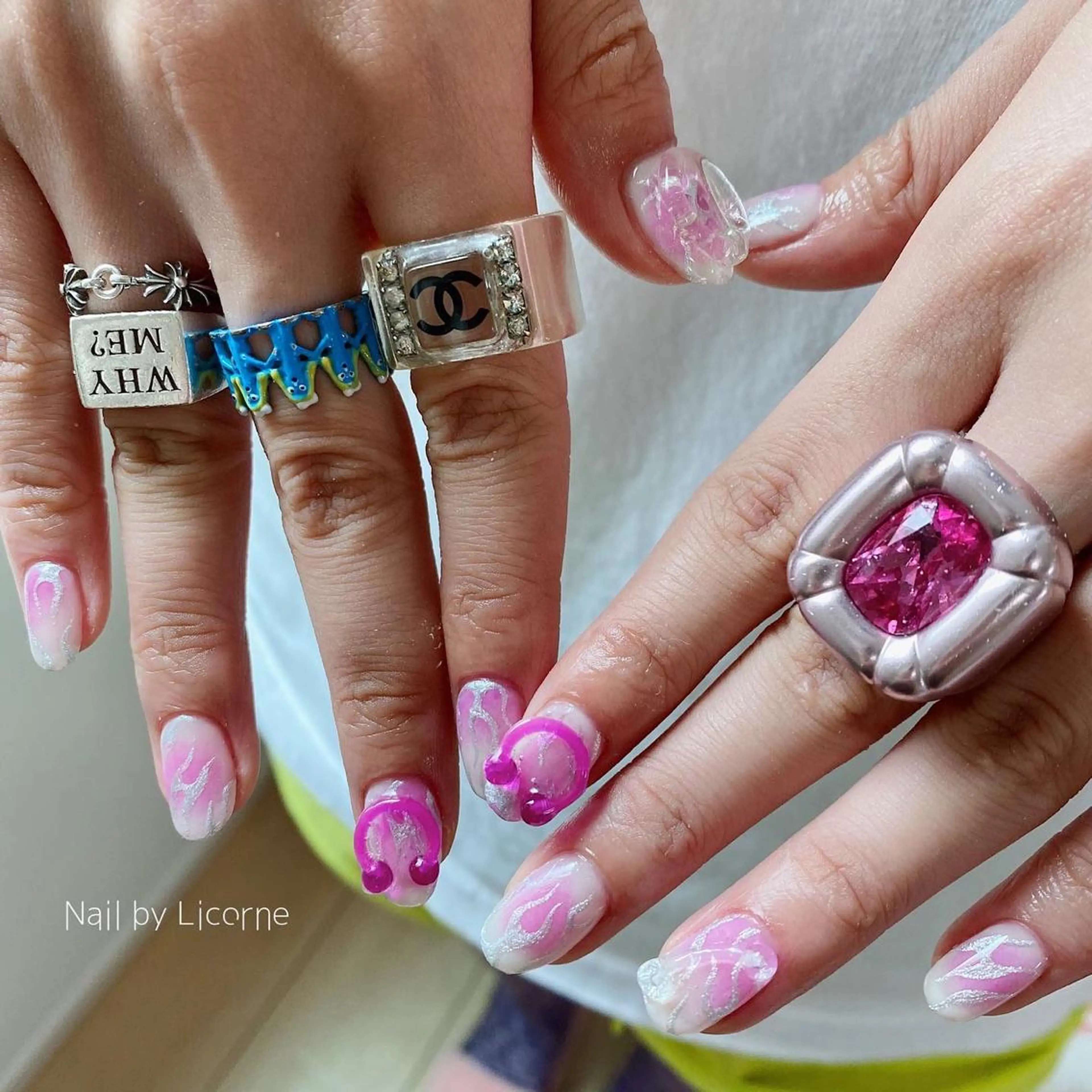 ネイル アートネイル オーロラネイル フレンチネイル 氷ネイル・うるうるネイル マグネットネイル ハンドネイル Nail by Licorneのネイルデザイン