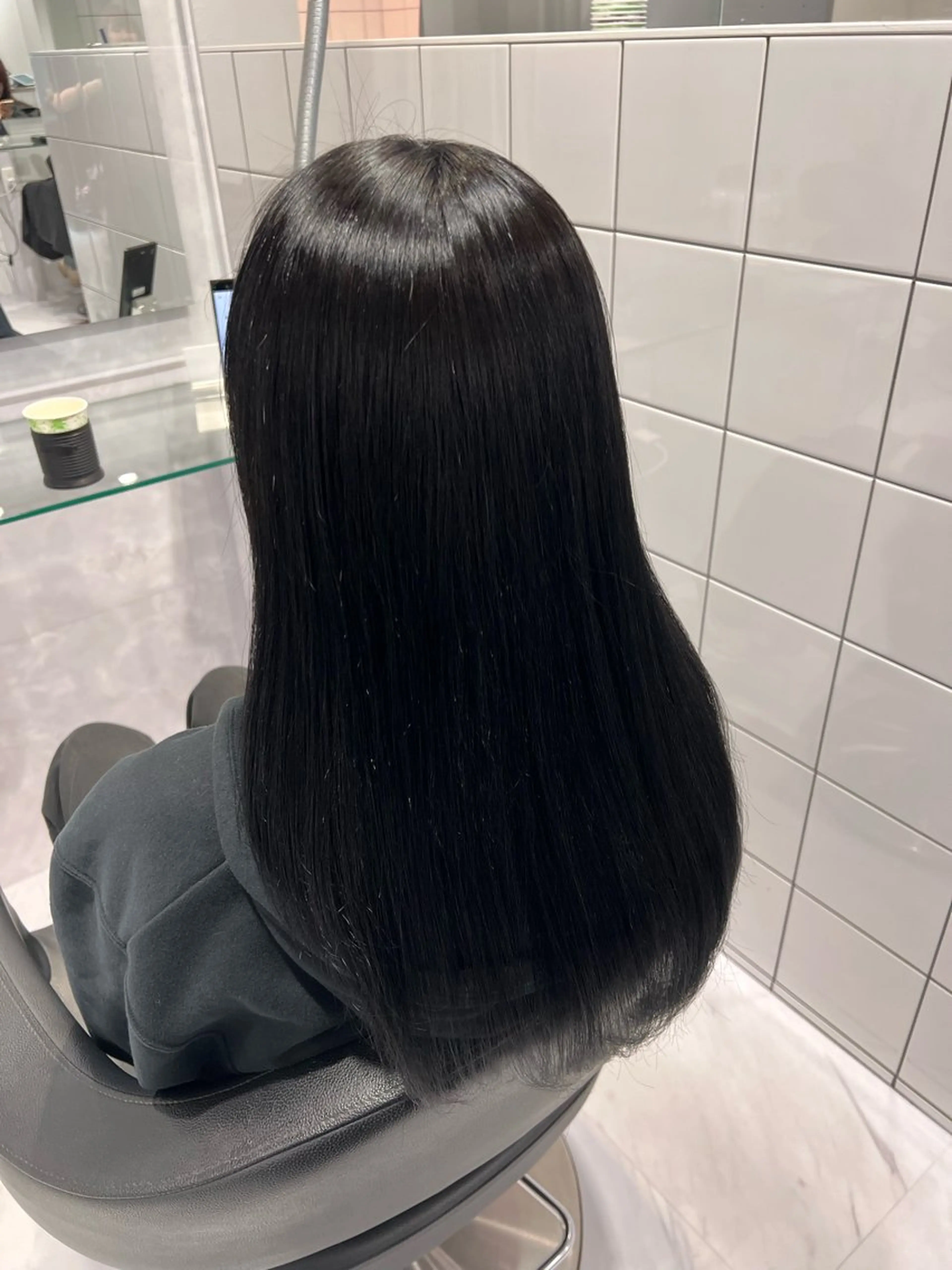 ロング ヘアアレンジ 髪質改善 縮毛矯正 カット 縮毛矯正 トリートメント 🦋重くない暗髪🦋 Hana🦋のヘアスタイル