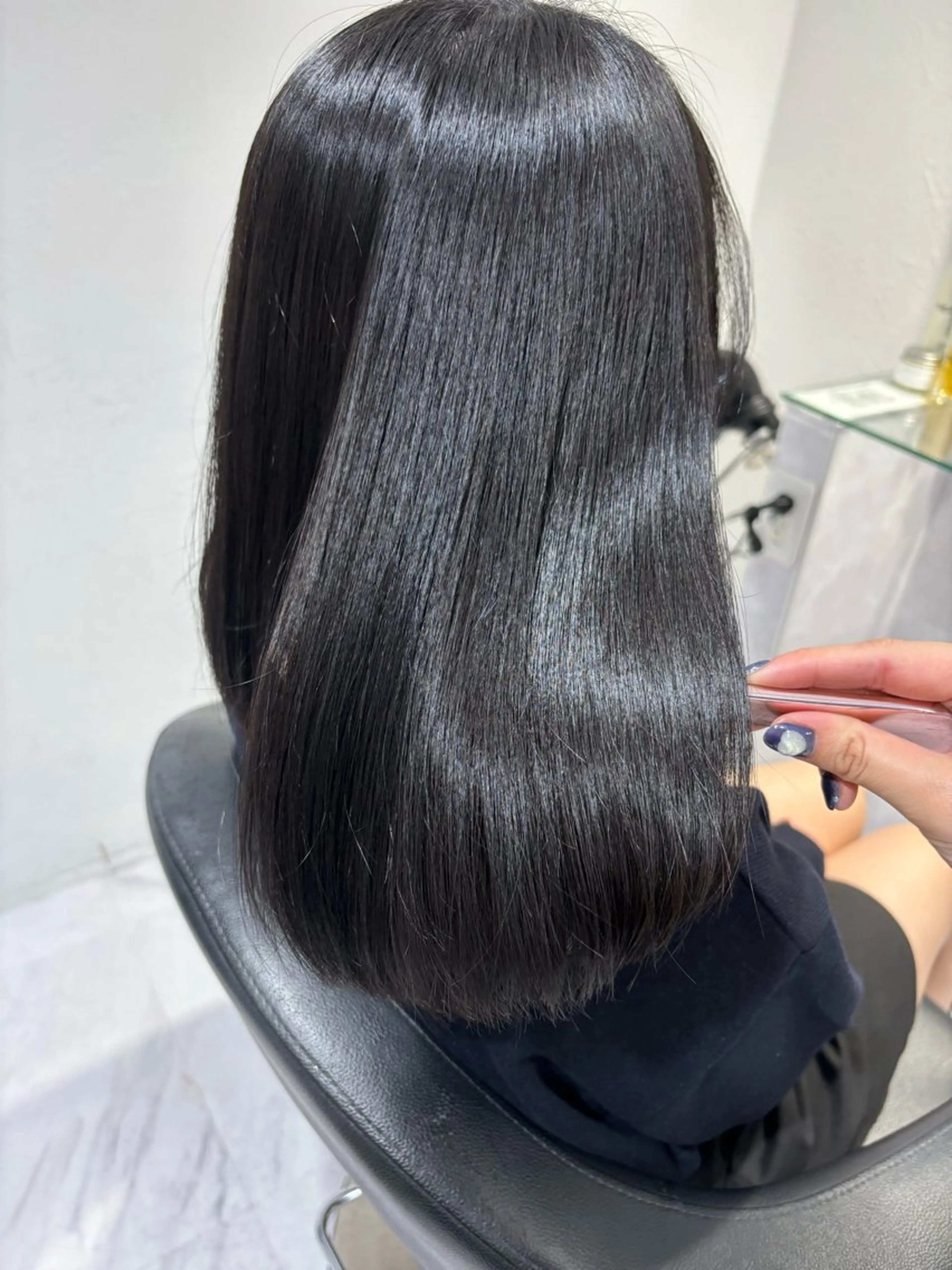 セミロング カラー 透明感カラー 髪質改善 トリートメント ヘアカラー トリートメント ヘッドスパ ヘアセット 表参道♡暗髪♡ 艶カラー♡アユミのヘアスタイル