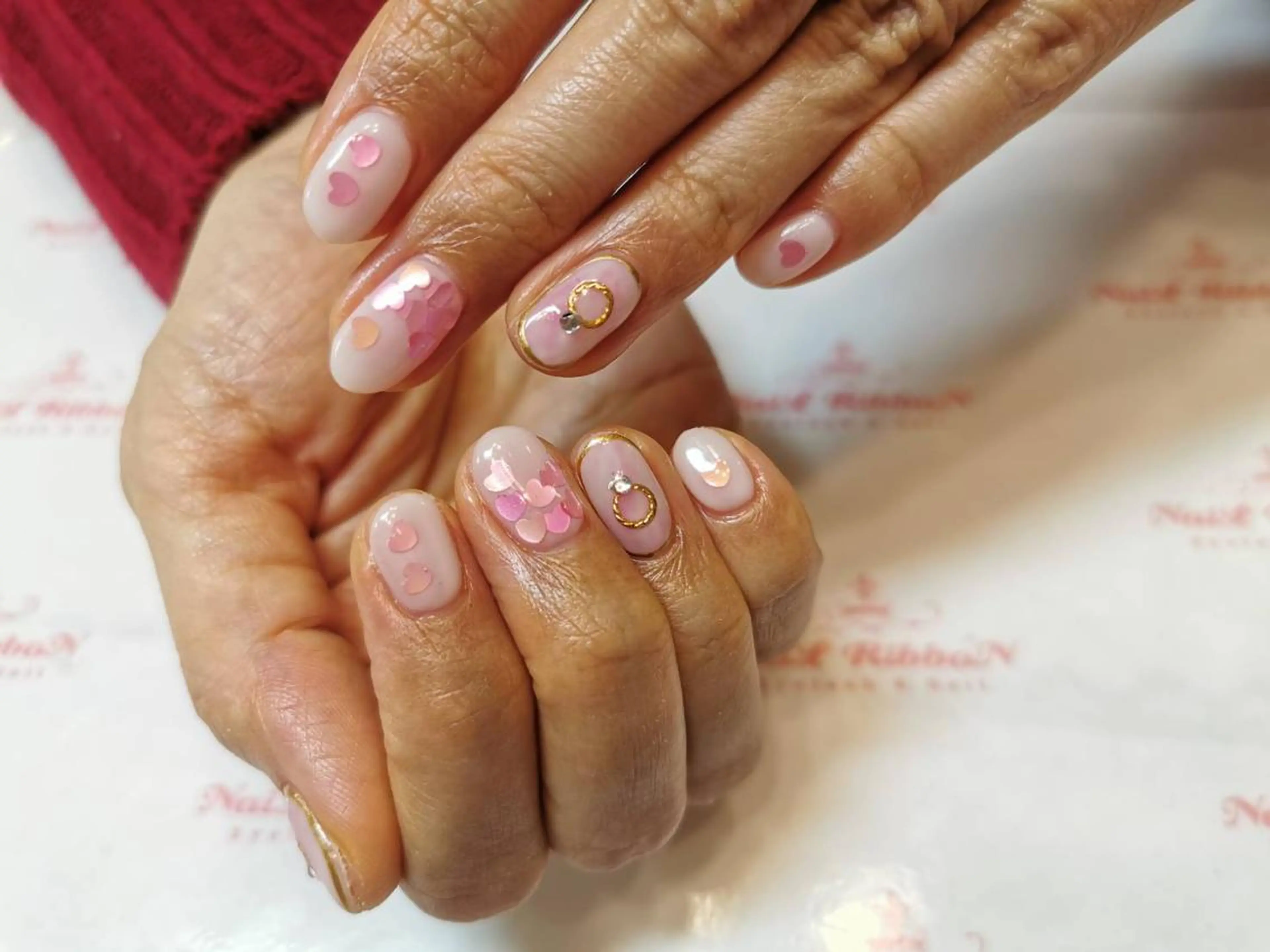 ネイル ネイルリボン 受付スタッフのネイルデザイン