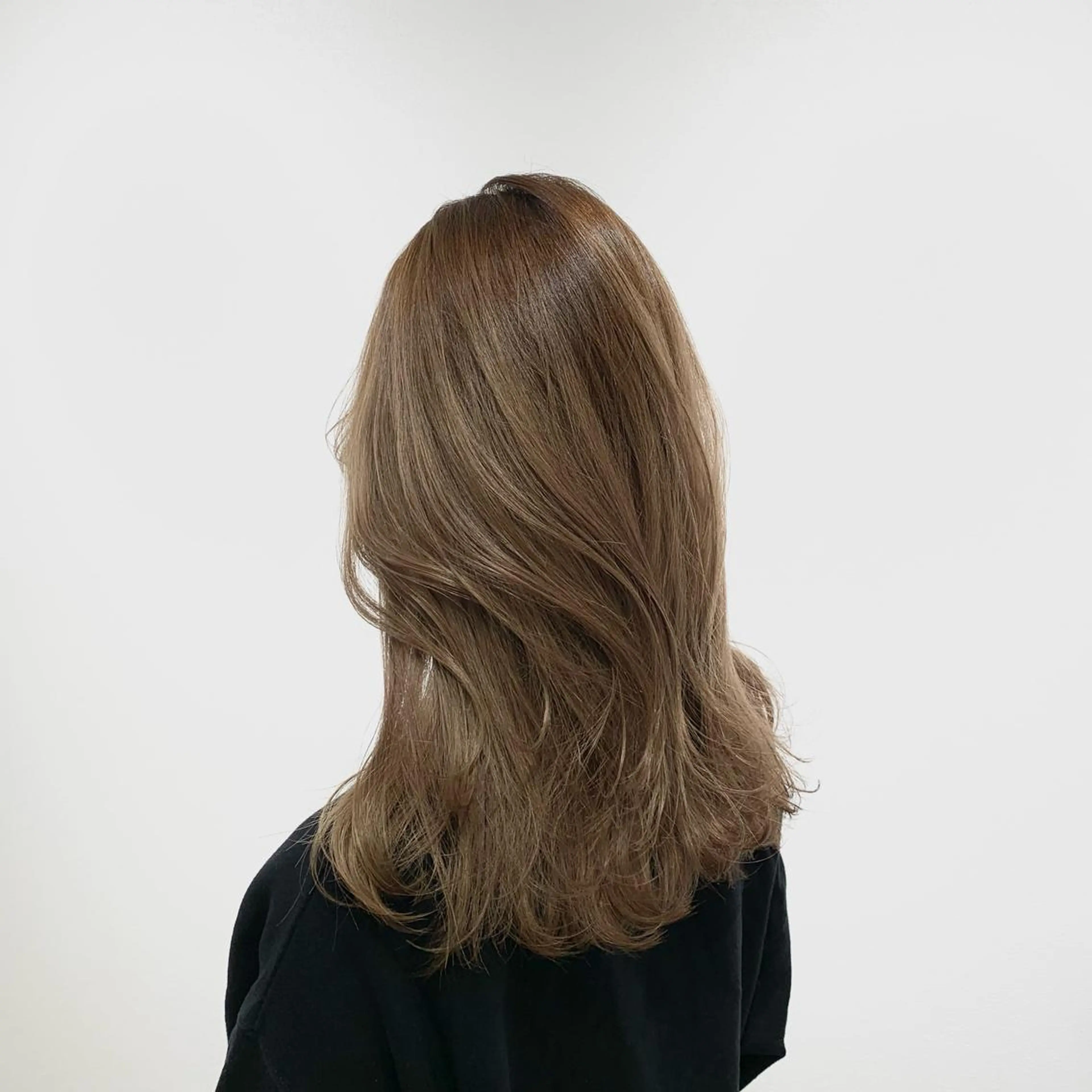 セミロング カラー ヘアアレンジ キヨミ 韓国レイヤーカットのヘアスタイル