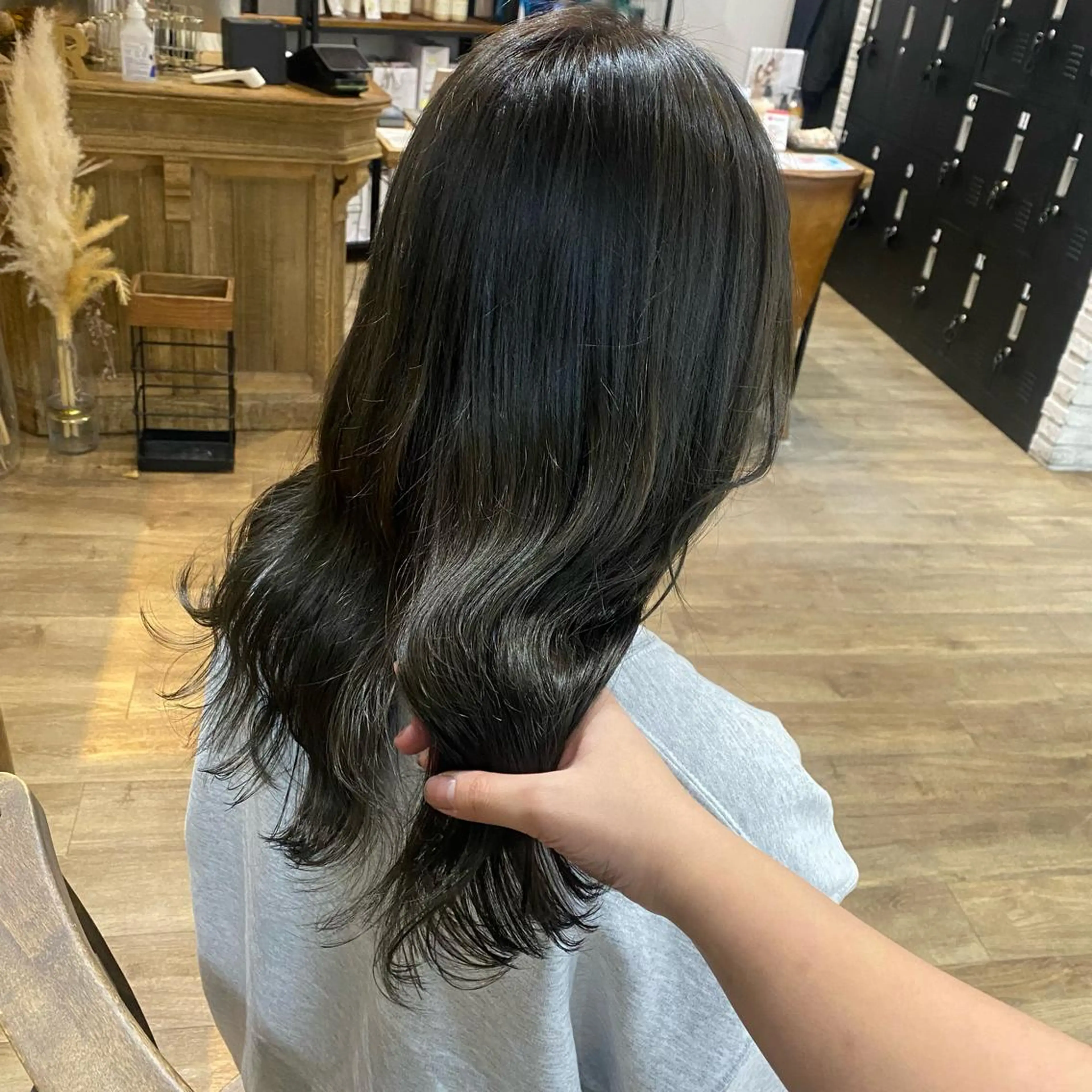 ロング カラー ヘアアレンジ グレージュ ヘアカラー トリートメント あおい 🍒暖色カラーのヘアスタイル