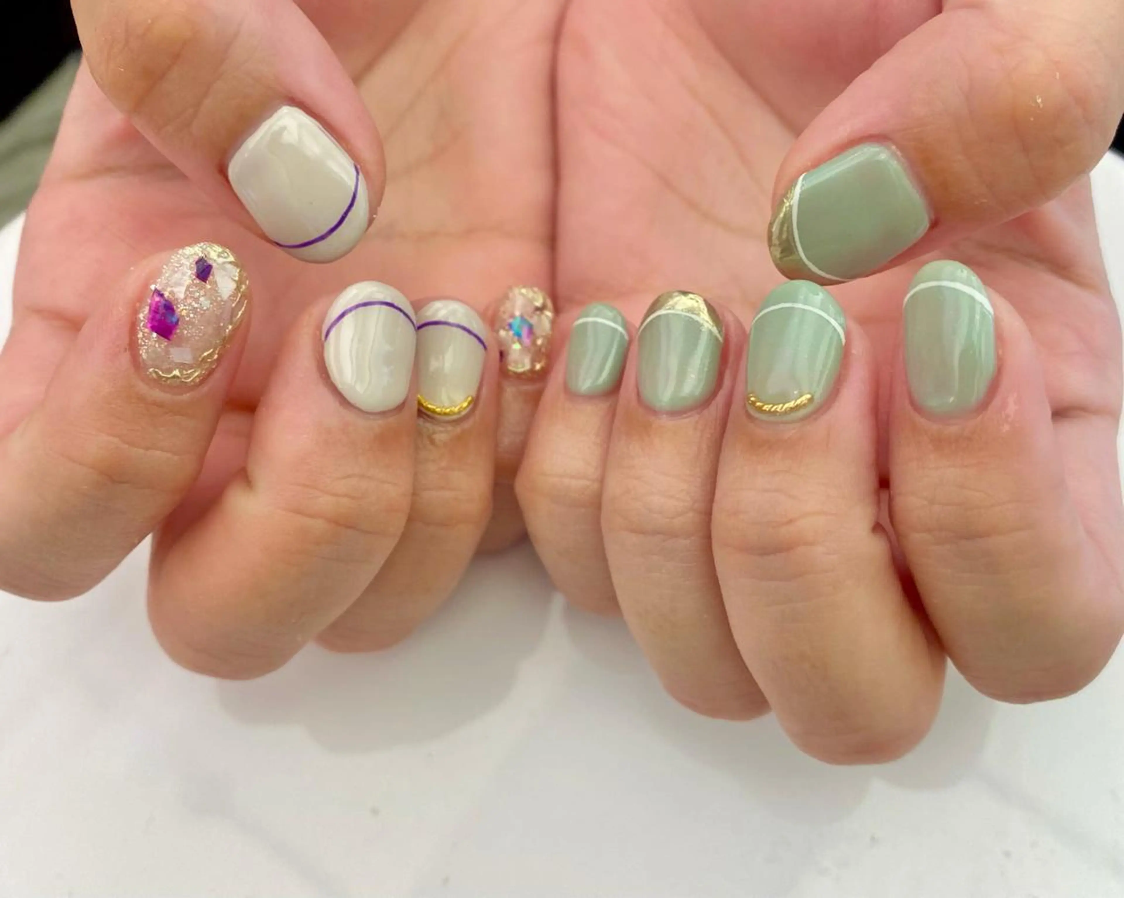 ネイル 持ち込み 安藤 彩乃のネイルデザイン