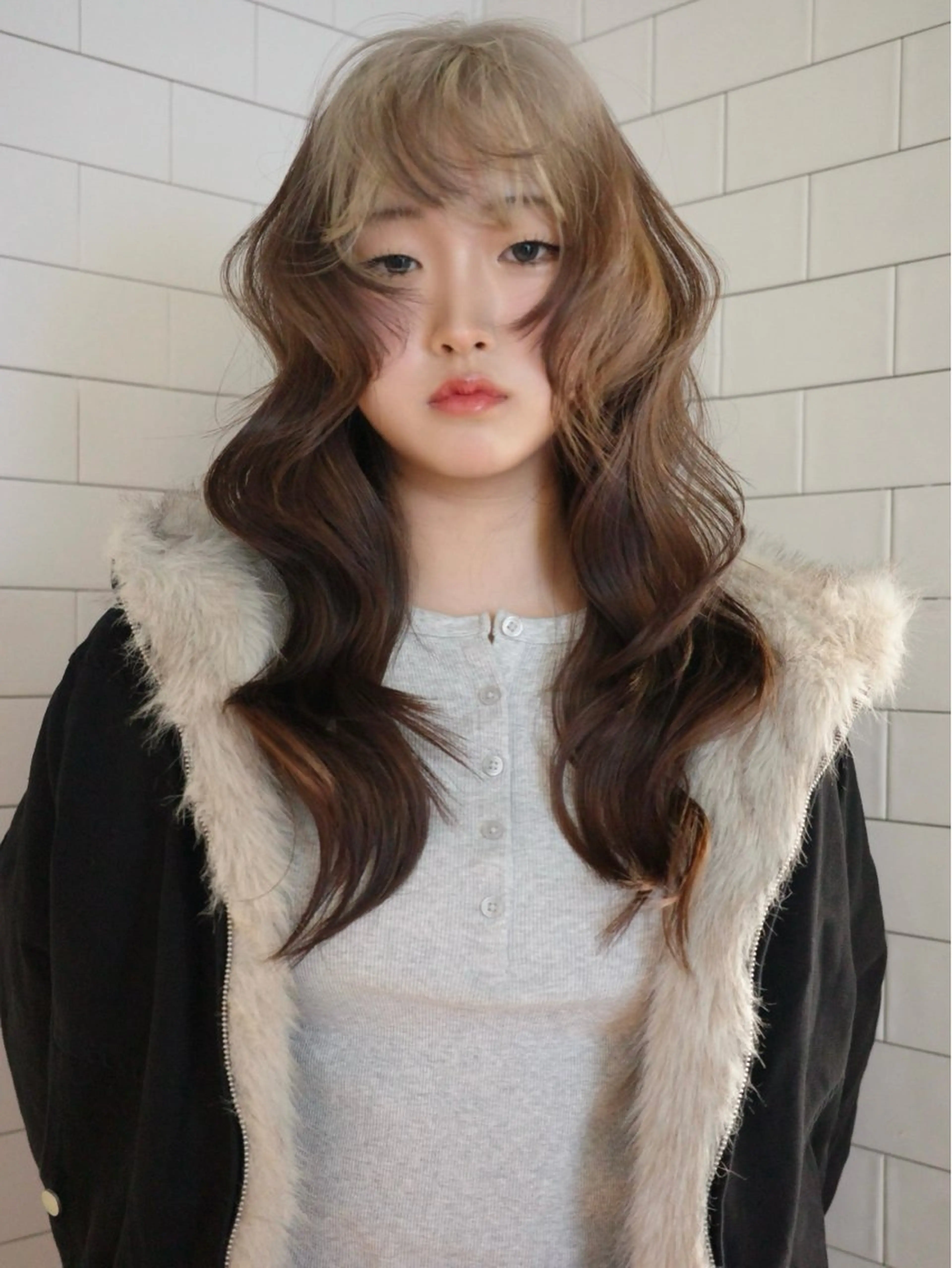 セミロング カラー カット ヘアカラー イツク ⚡️ ルーツ/ハイトーンのヘアスタイル