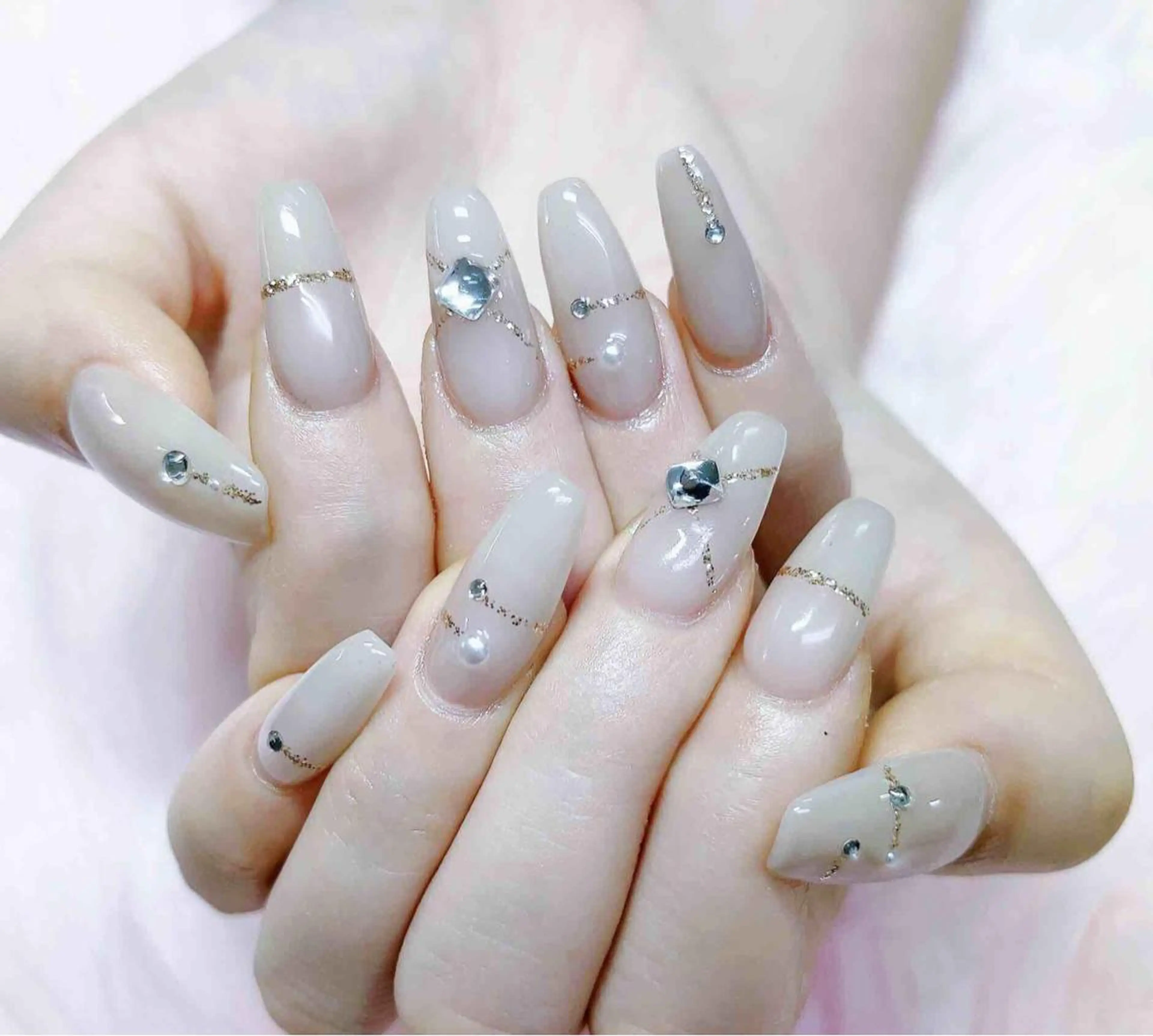 ネイル ハンドネイル MoonNail ユリ🌸のネイルデザイン