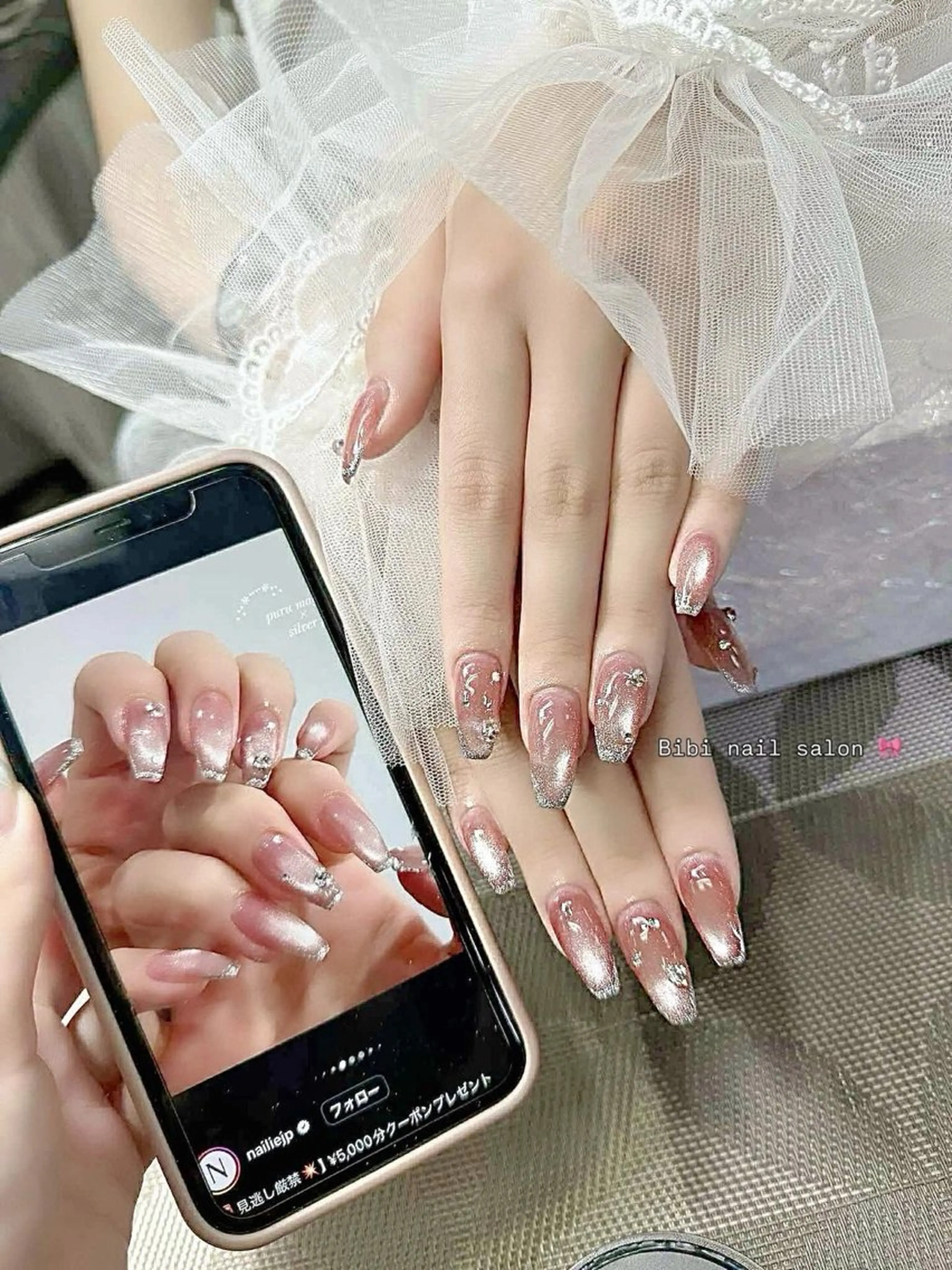 ミディアム ハンドネイル Bibi beauty spa Osaka所属・Chann Channのネイルデザイン