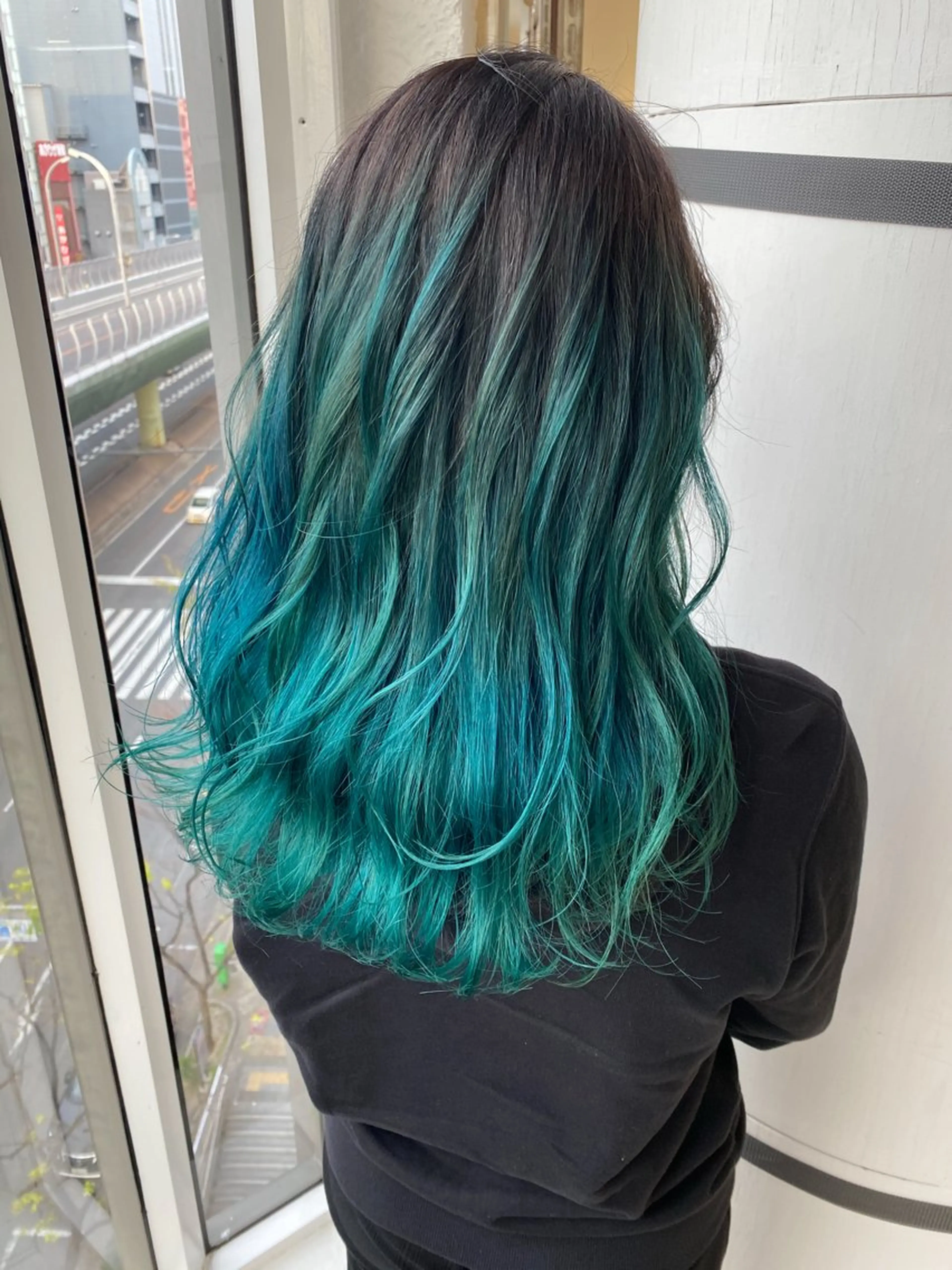 セミロング カラー バレイヤージュ レイヤーカット ヘアカラー トリートメント welring hair salonのヘアスタイル