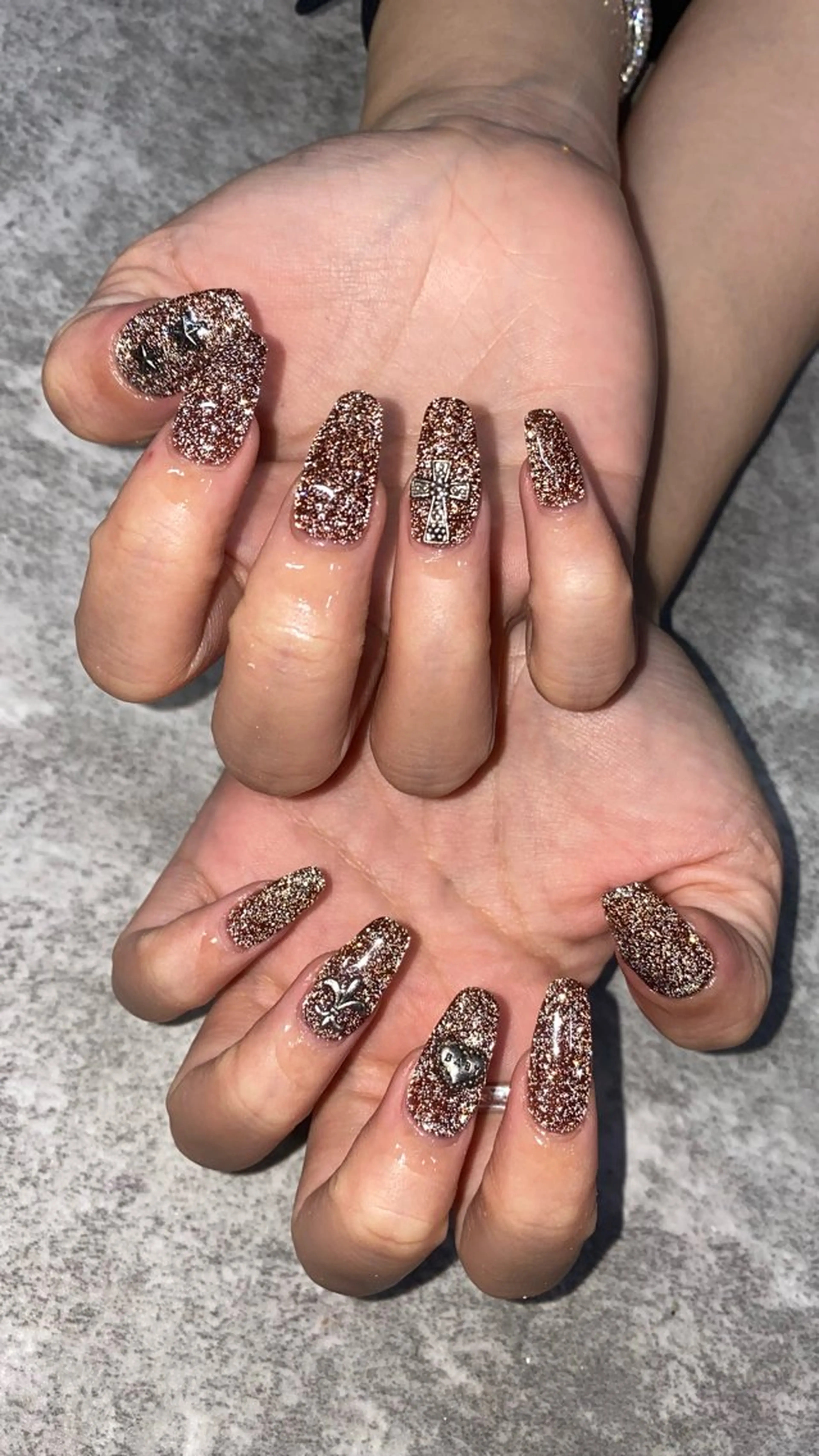 ネイル フラッシュネイル ラメ(グリッター) シルバー ハンドネイル ★Rinail... .のネイルデザイン